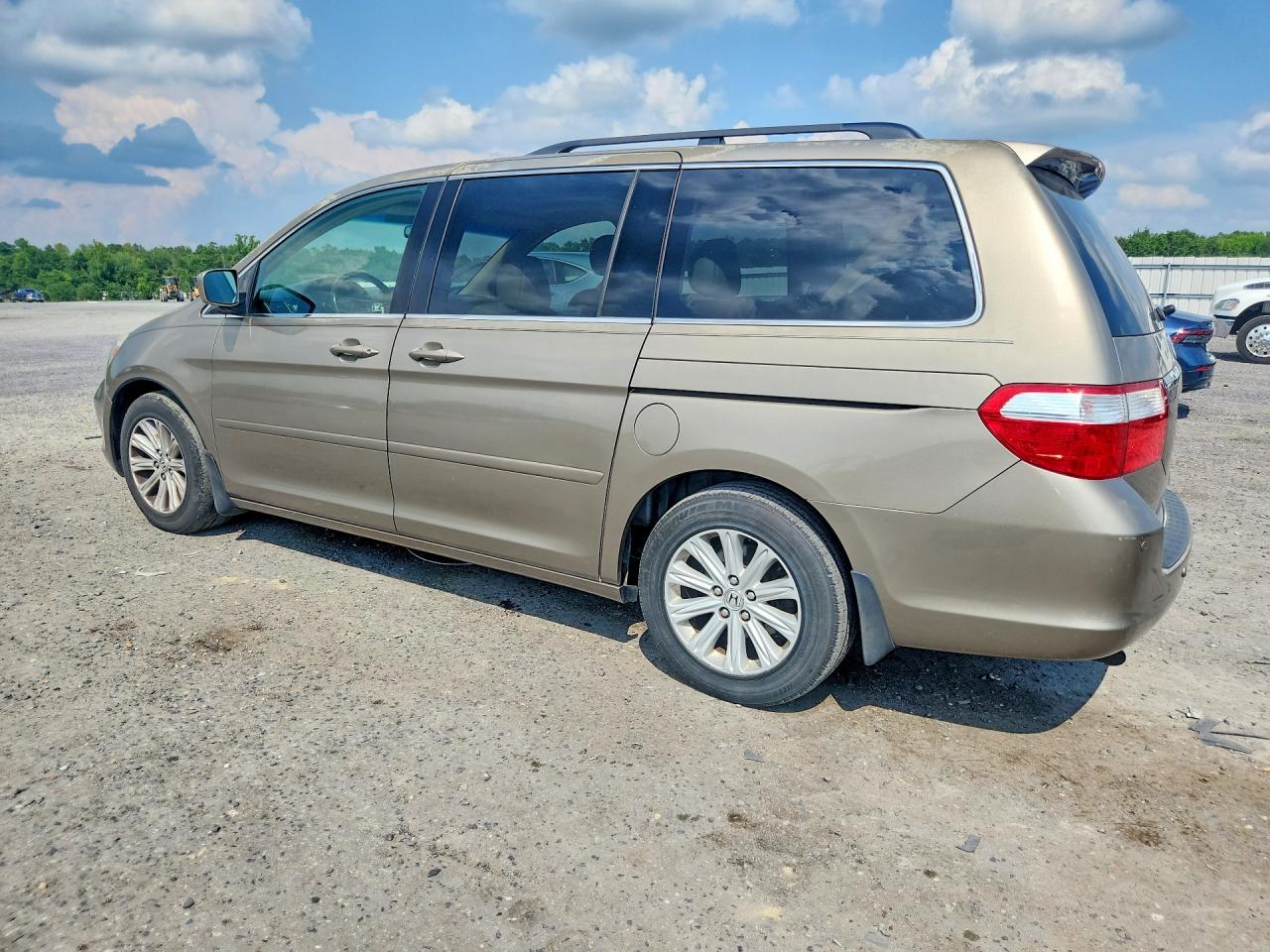 2005 Honda Odyssey Touring Beige vin: 5FNRL38885B130756
