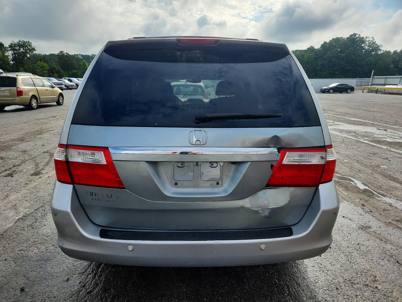 2007 Honda Odyssey Touring Silver vin: 5FNRL38887B079696