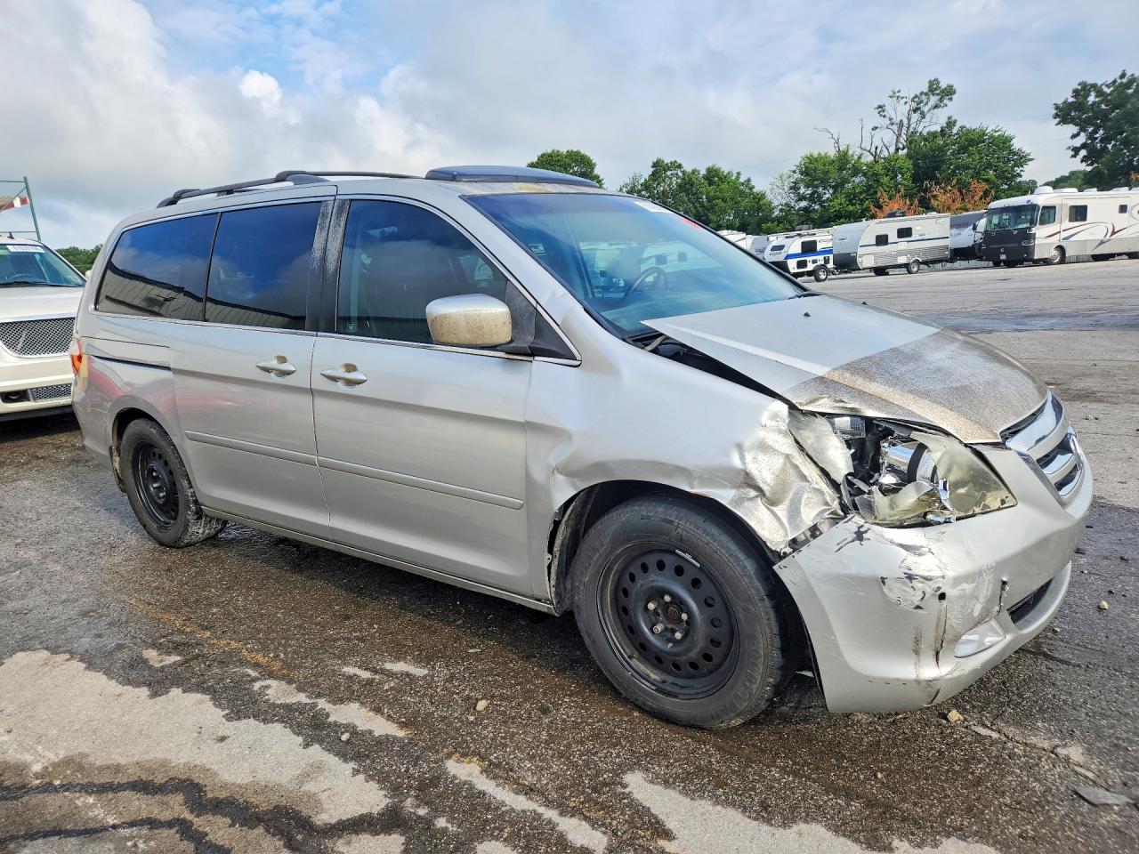2007 Honda Odyssey Touring Silver vin: 5FNRL38887B079696