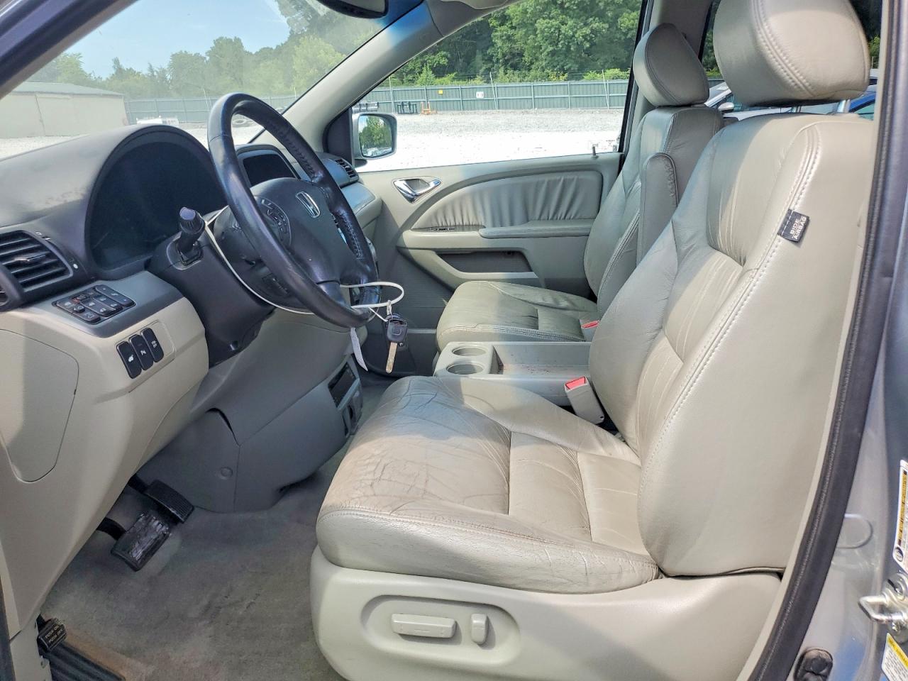 2008 Honda Odyssey Touring Silver vin: 5FNRL38888B000299