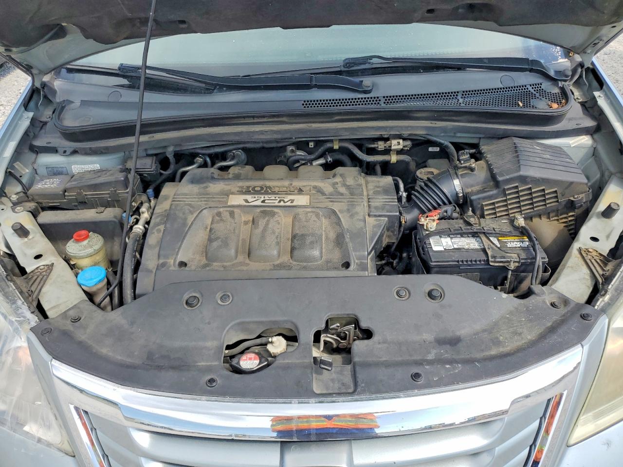 2008 Honda Odyssey Touring Silver vin: 5FNRL38888B000299