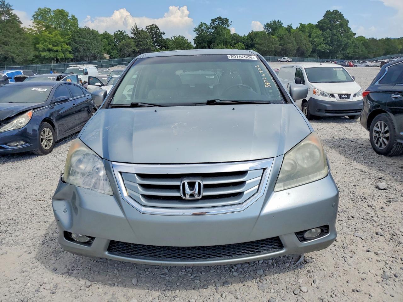 2008 Honda Odyssey Touring Silver vin: 5FNRL38888B000299