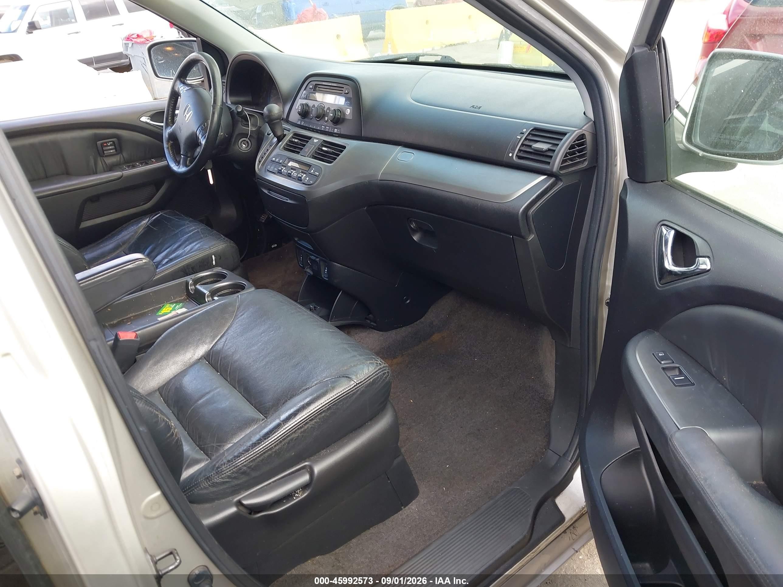 2005 Honda Odyssey Touring Silver vin: 5FNRL38895B008343
