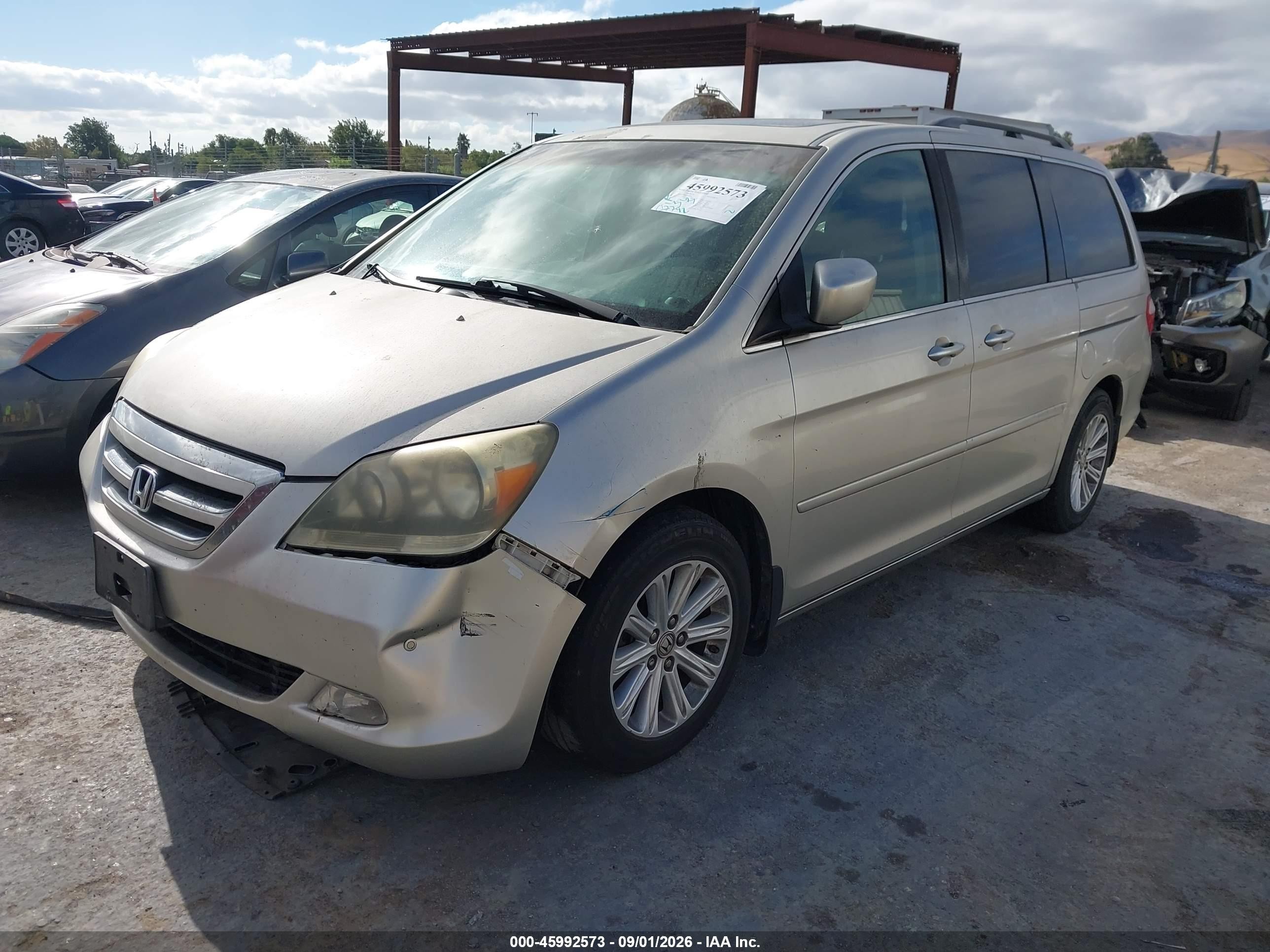 2005 Honda Odyssey Touring Silver vin: 5FNRL38895B008343