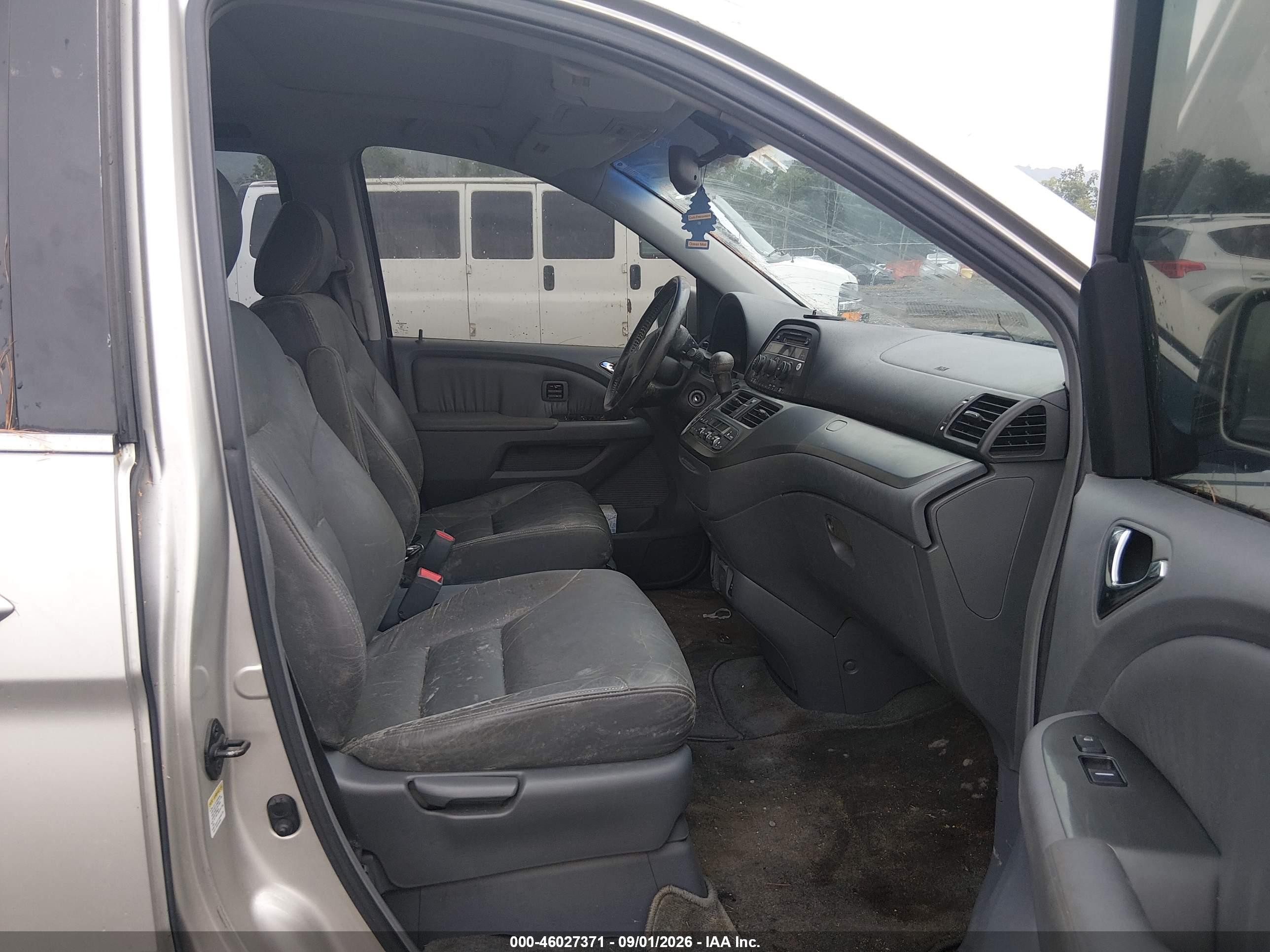 2005 Honda Odyssey Touring Silver vin: 5FNRL38895B015874