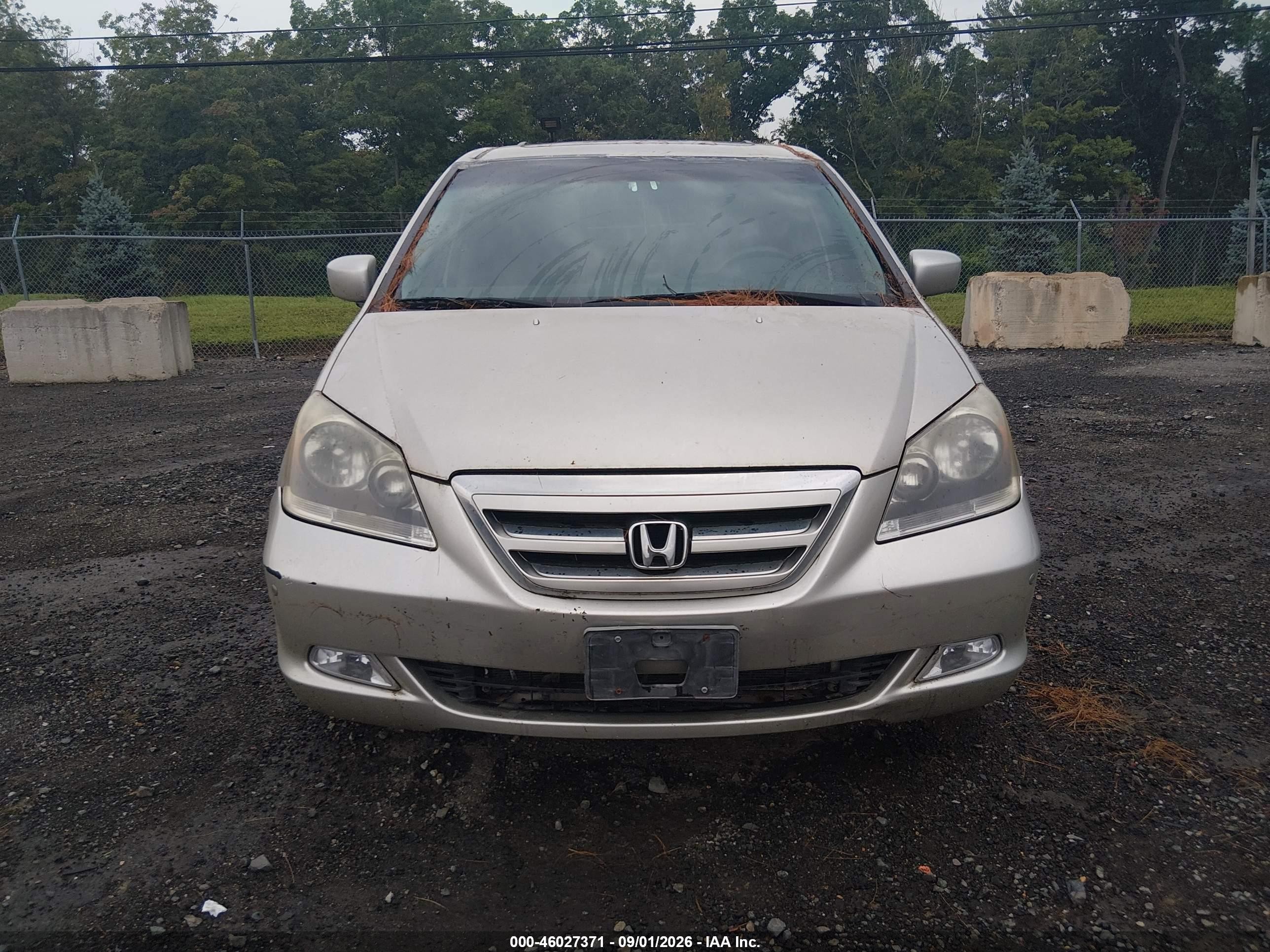2005 Honda Odyssey Touring Silver vin: 5FNRL38895B015874