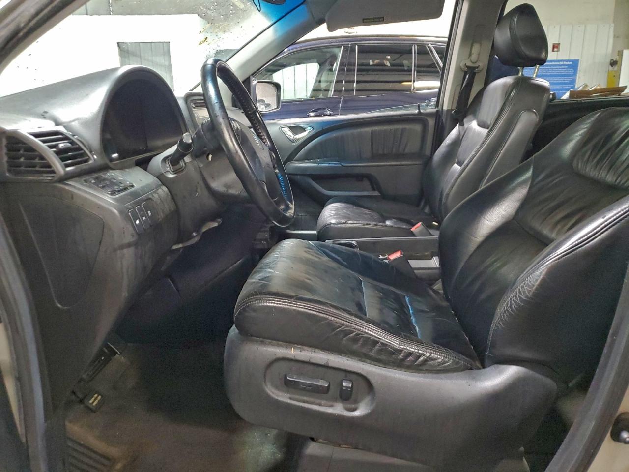 2005 Honda Odyssey Touring Silver vin: 5FNRL38895B121497