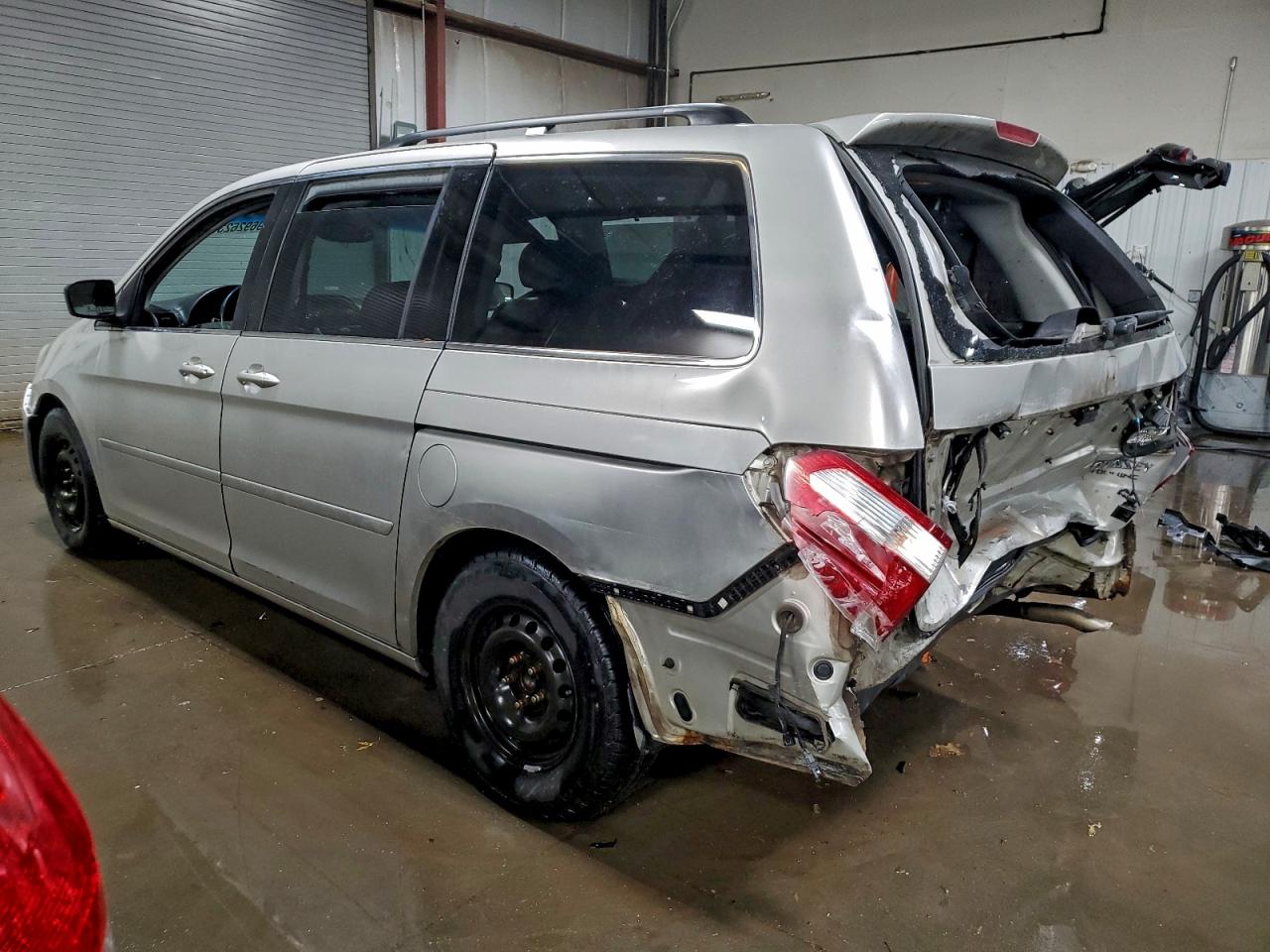 2005 Honda Odyssey Touring Silver vin: 5FNRL38895B121497