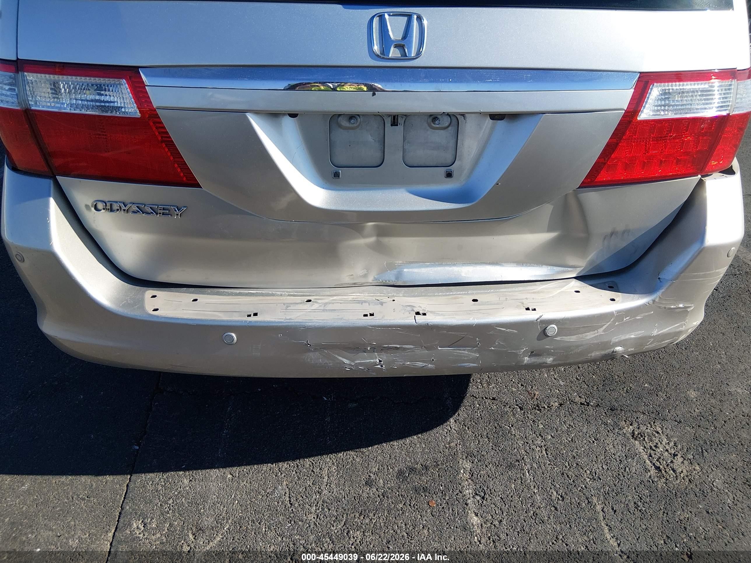 2006 Honda Odyssey Touring Silver vin: 5FNRL38896B126166