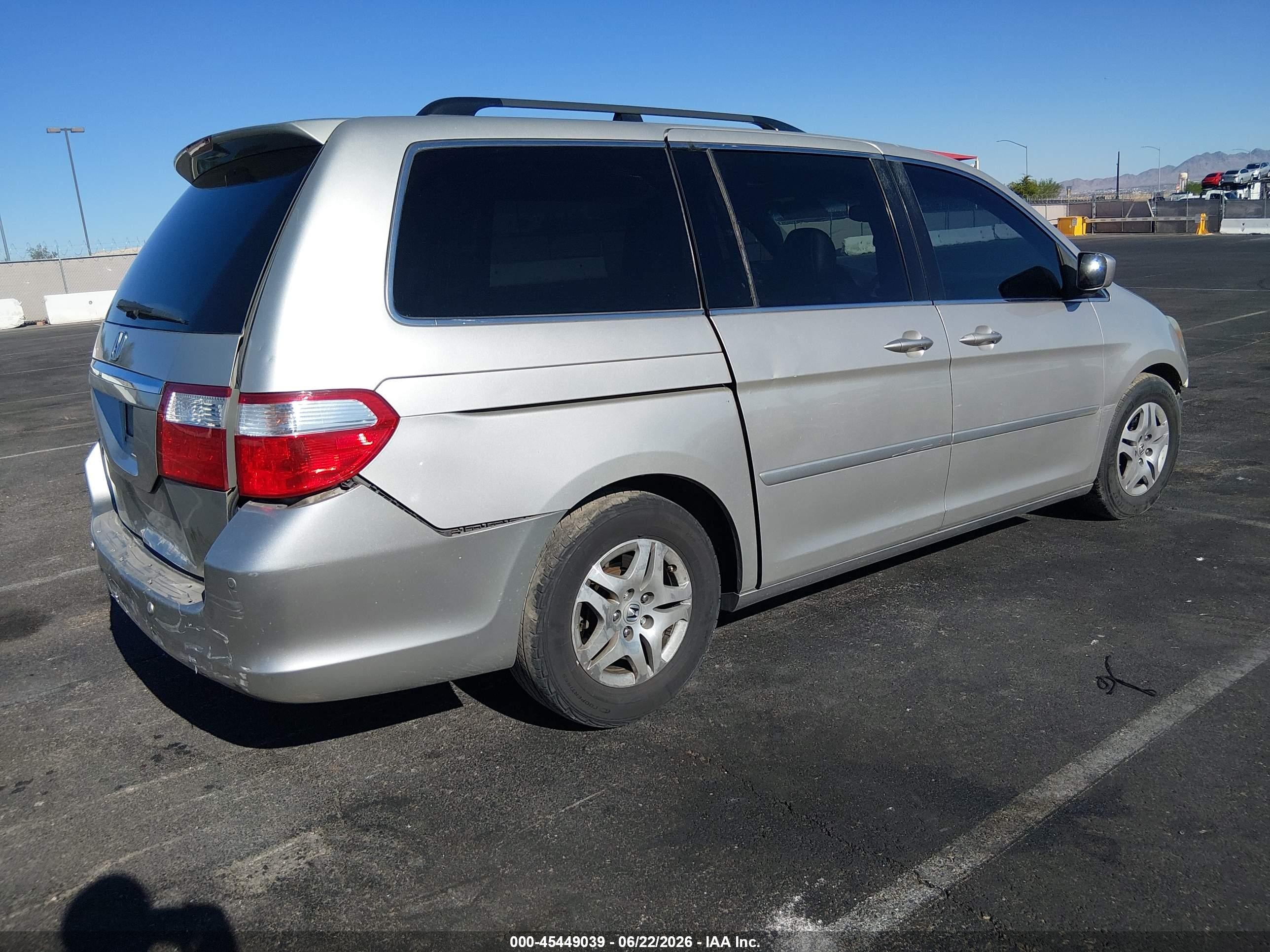 2006 Honda Odyssey Touring Silver vin: 5FNRL38896B126166