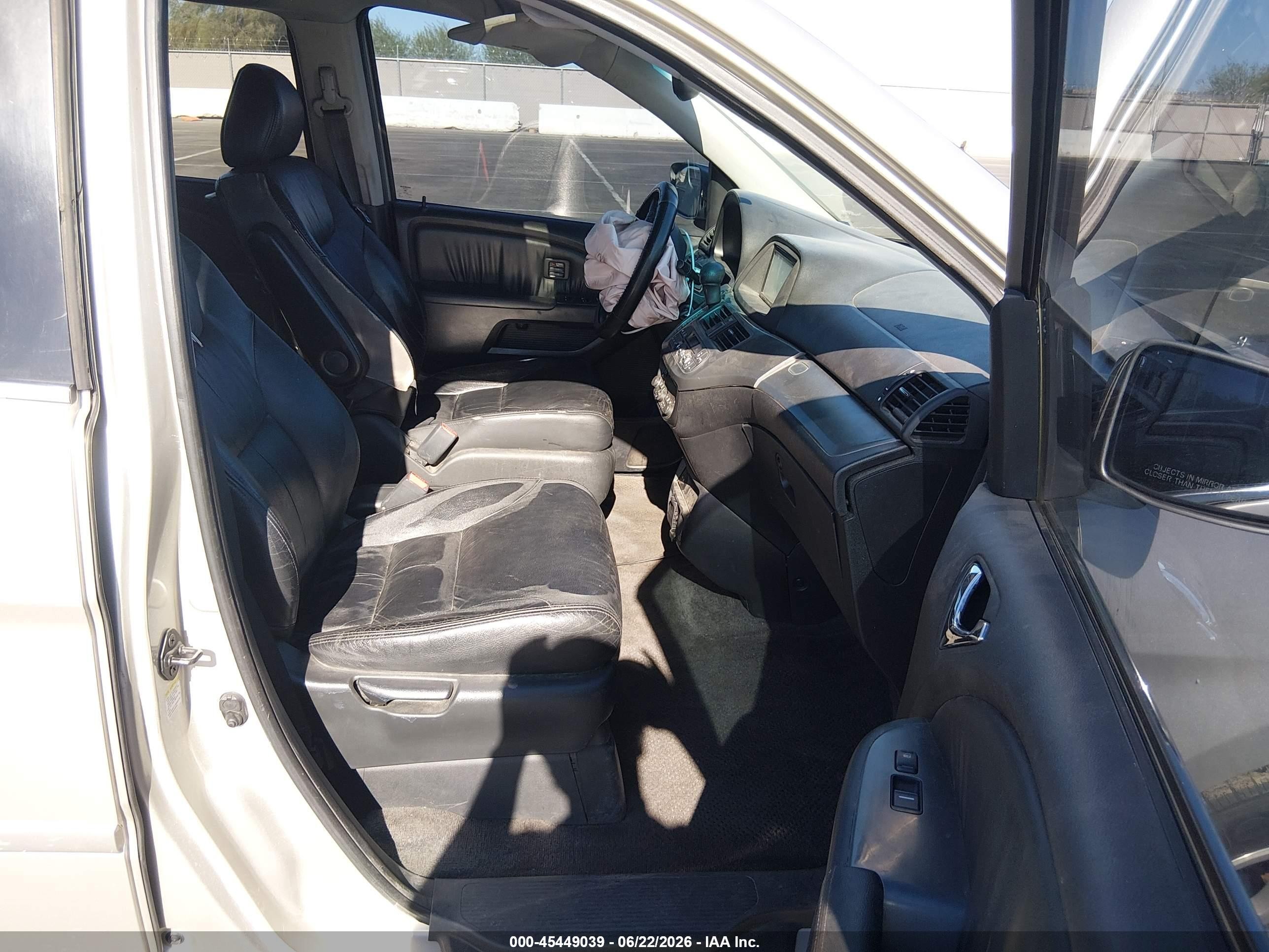 2006 Honda Odyssey Touring Silver vin: 5FNRL38896B126166