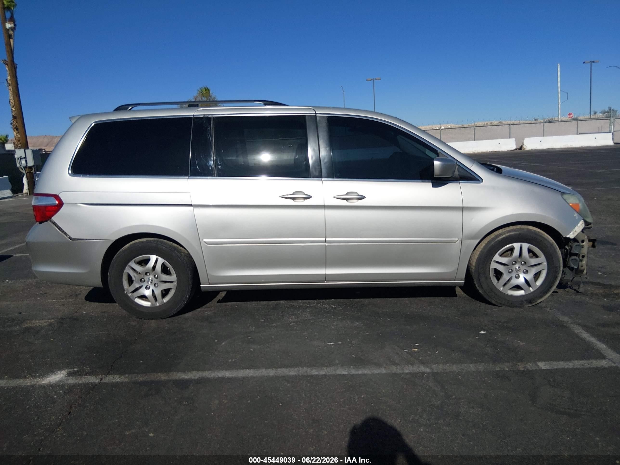 2006 Honda Odyssey Touring Silver vin: 5FNRL38896B126166