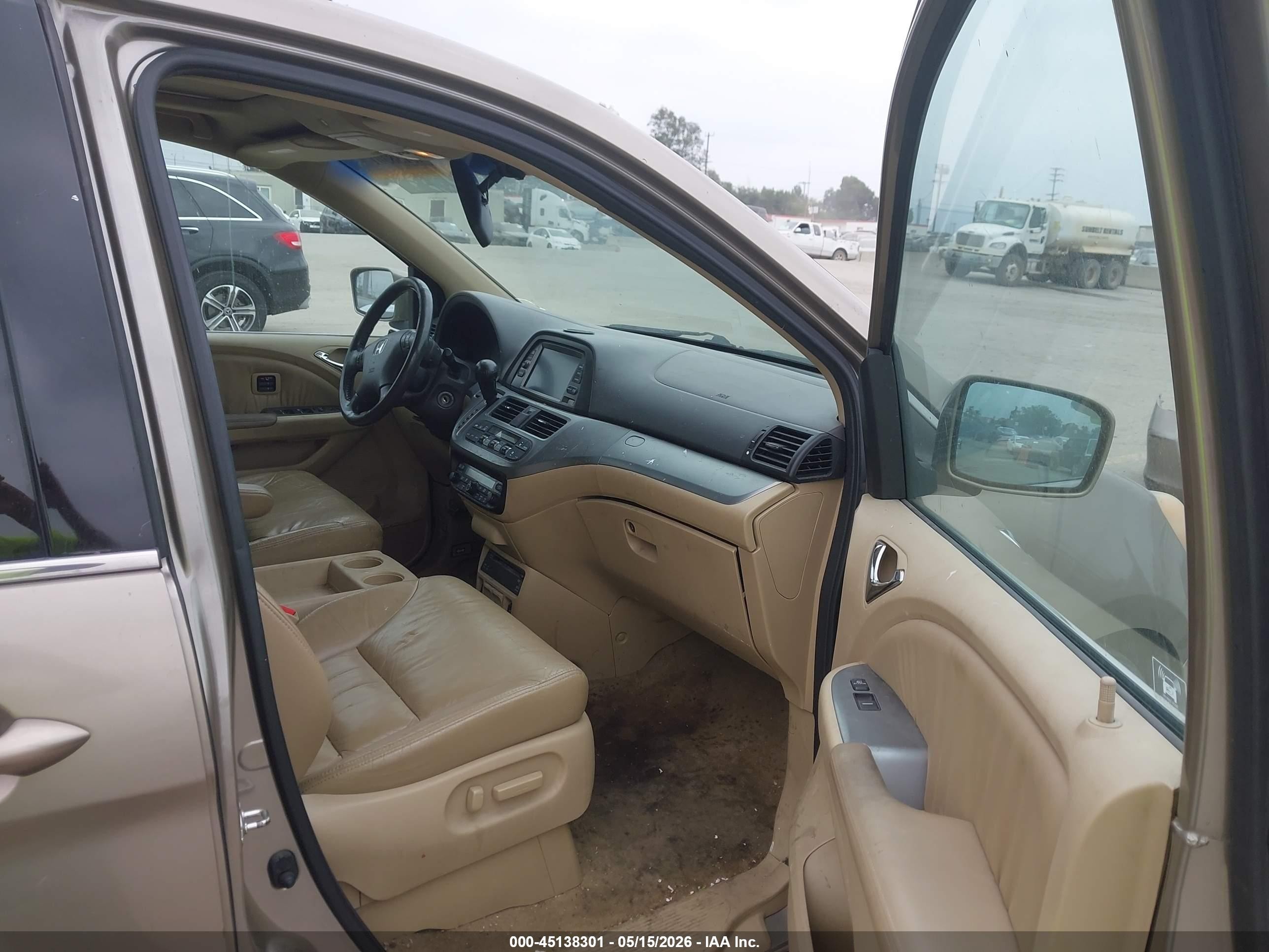 2008 Honda Odyssey Touring Gold vin: 5FNRL38898B044215