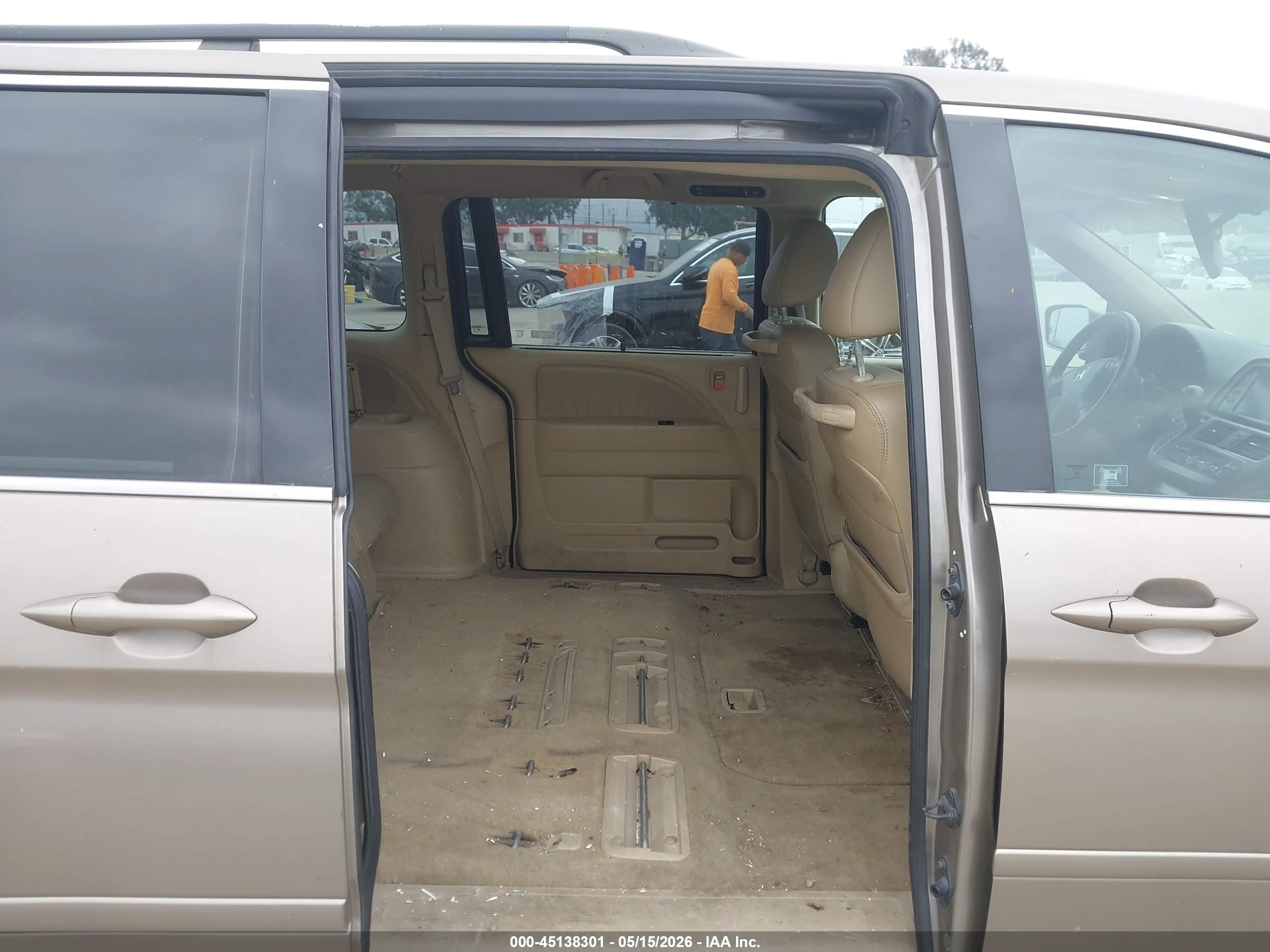 2008 Honda Odyssey Touring Gold vin: 5FNRL38898B044215