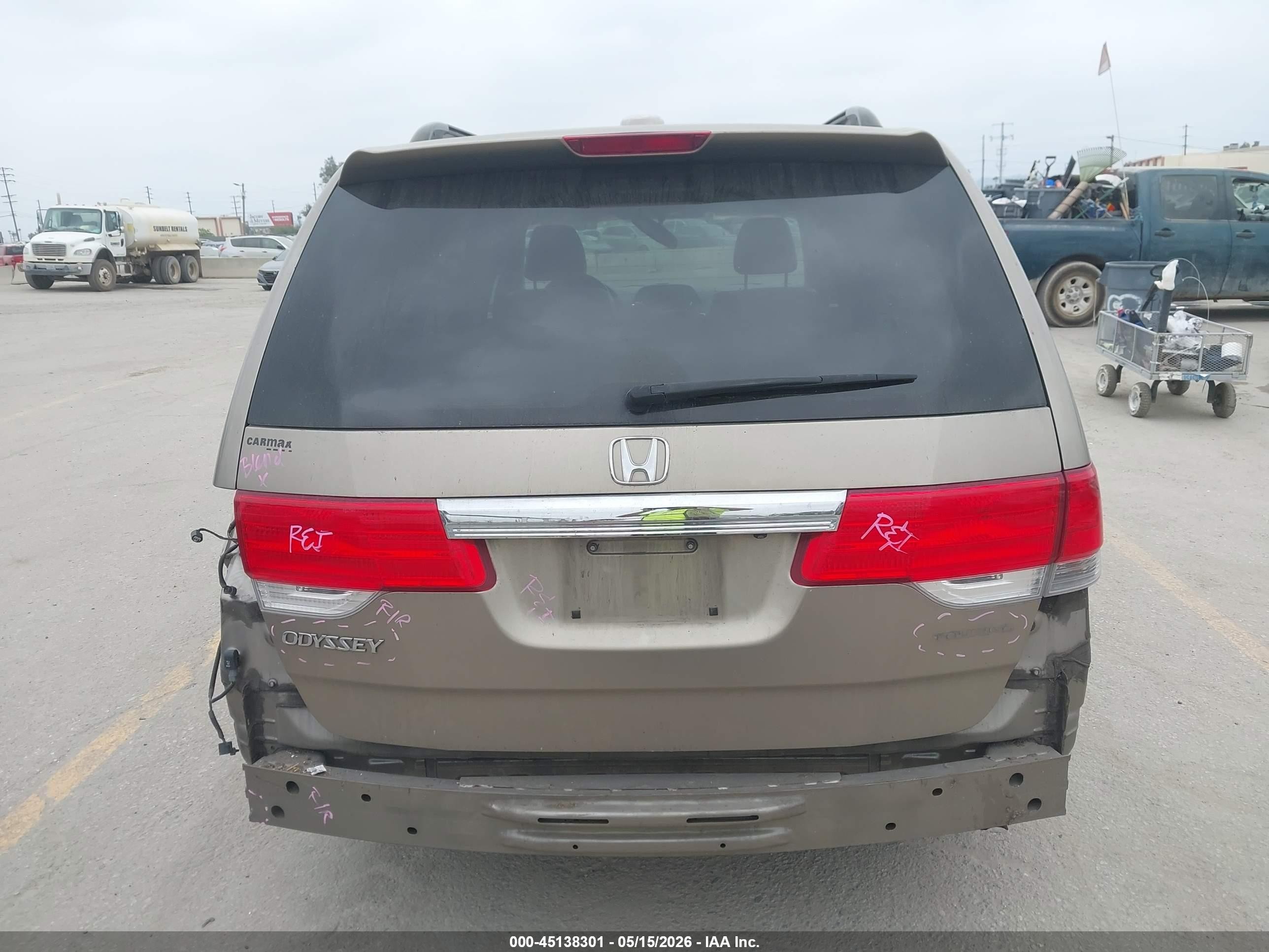 2008 Honda Odyssey Touring Gold vin: 5FNRL38898B044215