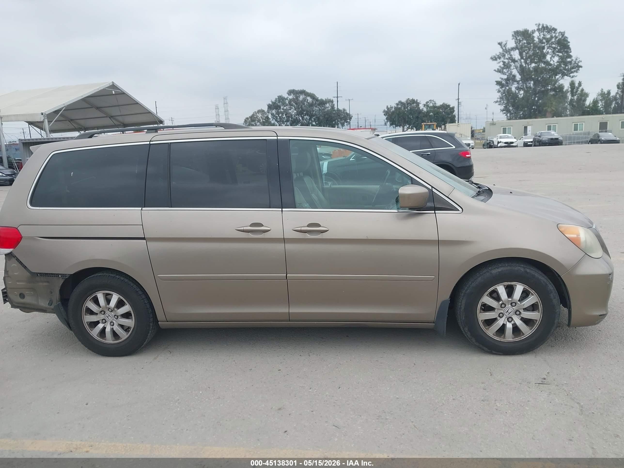 2008 Honda Odyssey Touring Gold vin: 5FNRL38898B044215