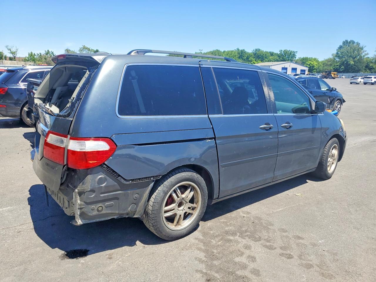 2005 Honda Odyssey Touring Gray vin: 5FNRL388X5B012515