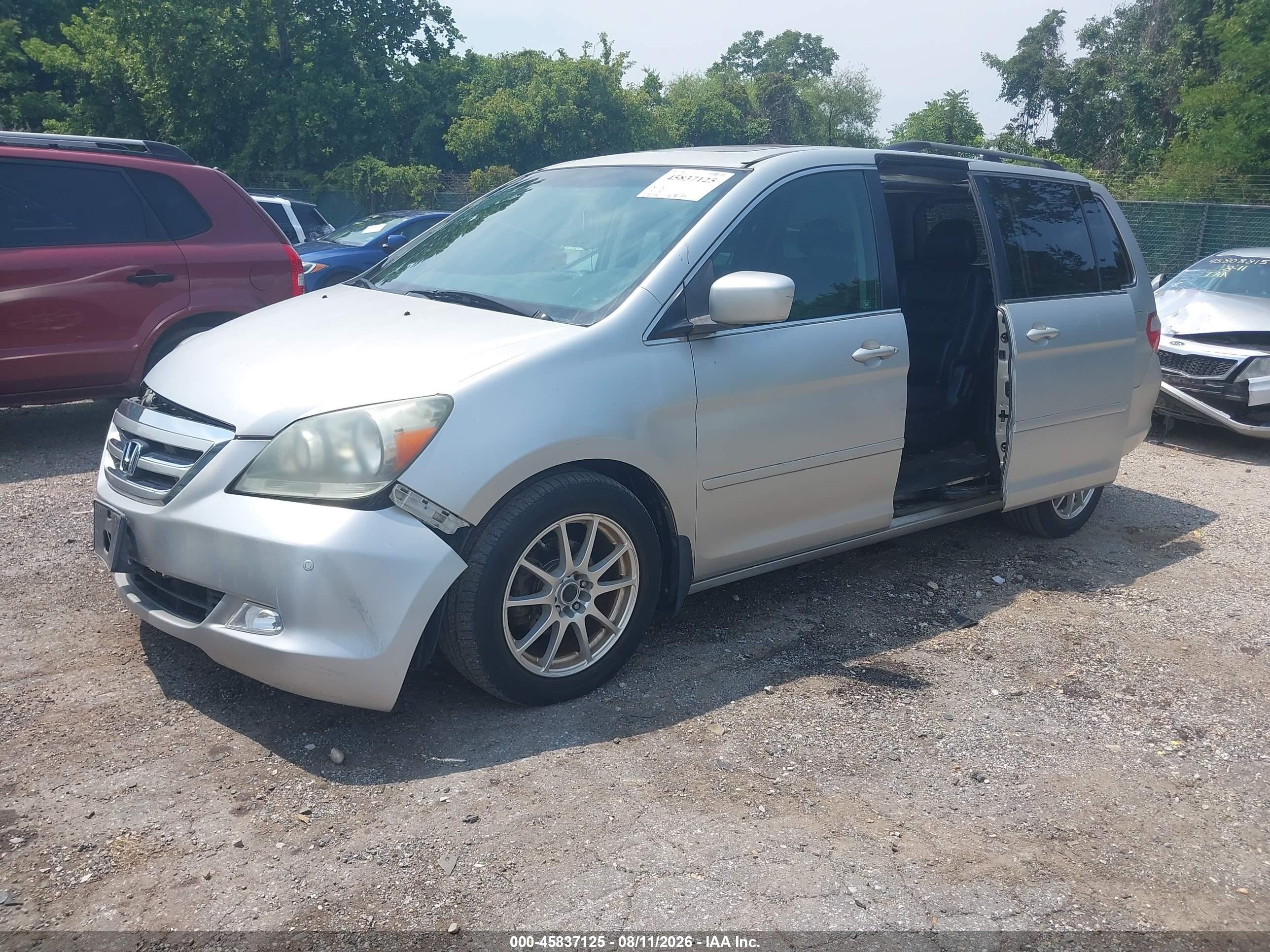 2005 Honda Odyssey Touring Серебряный vin: 5FNRL388X5B097548