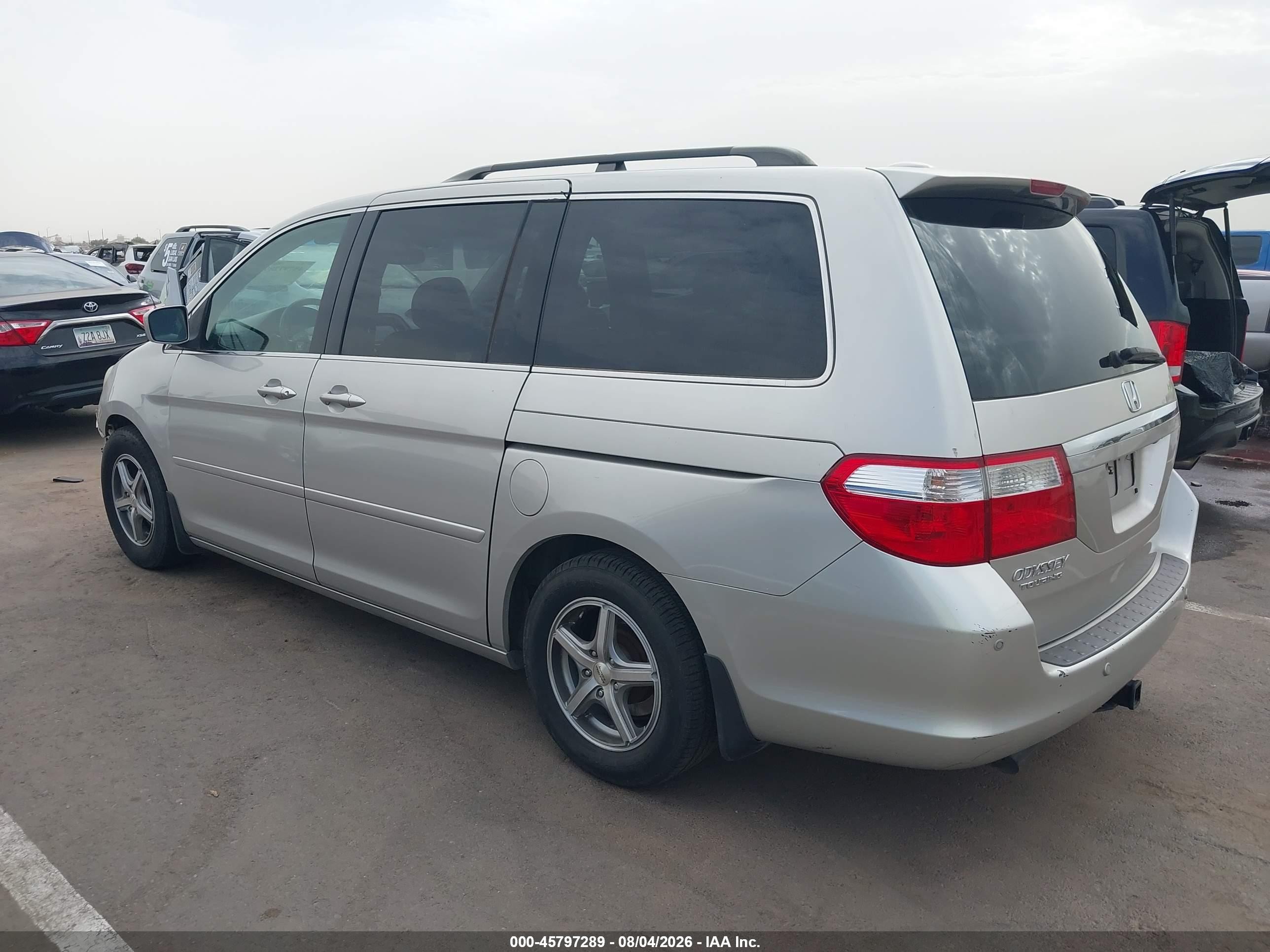 2006 Honda Odyssey Touring Silver vin: 5FNRL388X6B020812