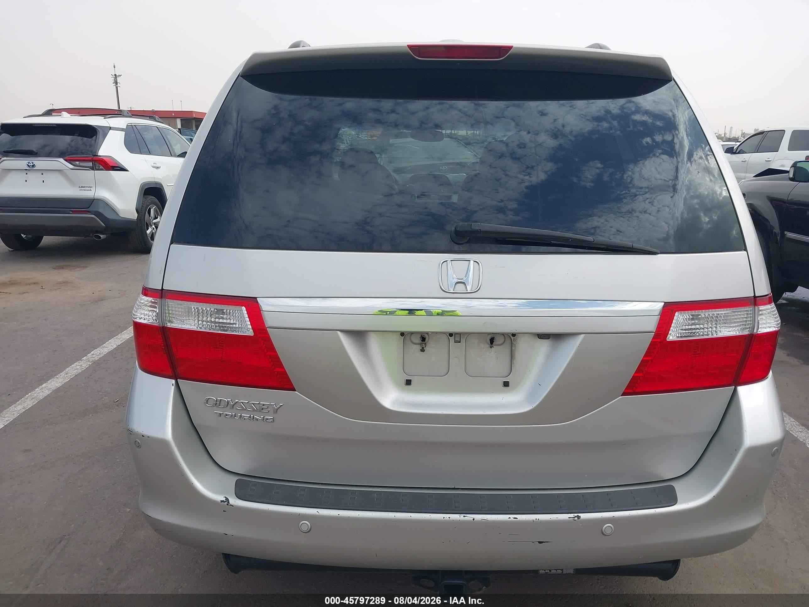 2006 Honda Odyssey Touring Silver vin: 5FNRL388X6B020812
