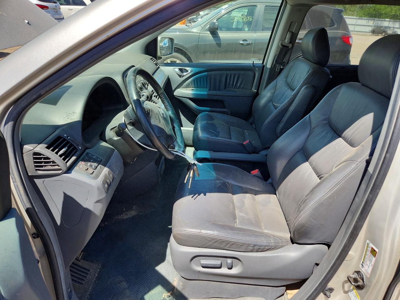 2006 Honda Odyssey Touring Silver vin: 5FNRL388X6B053843