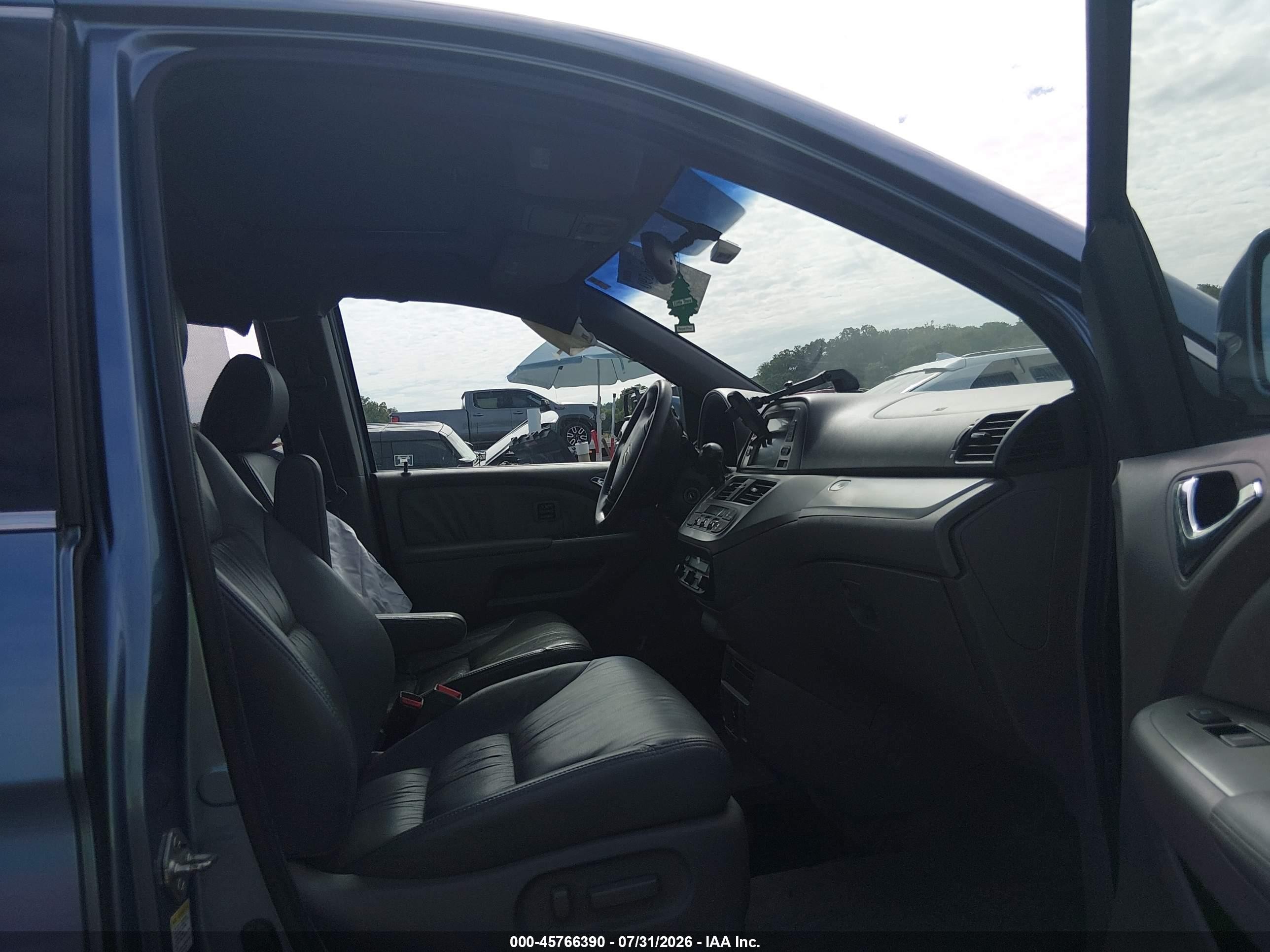 2008 Honda Odyssey Touring Blue vin: 5FNRL388X8B003205