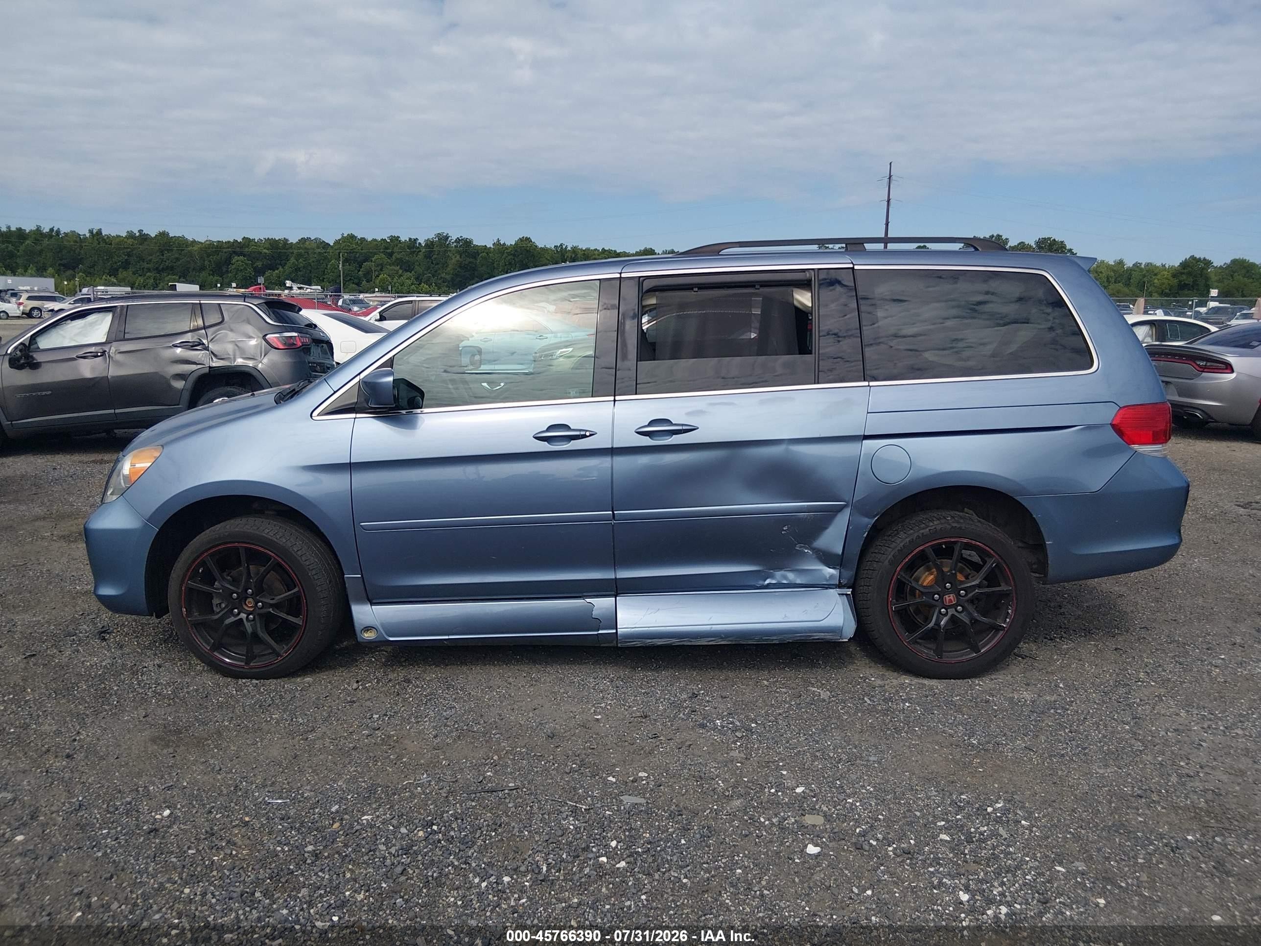2008 Honda Odyssey Touring Blue vin: 5FNRL388X8B003205