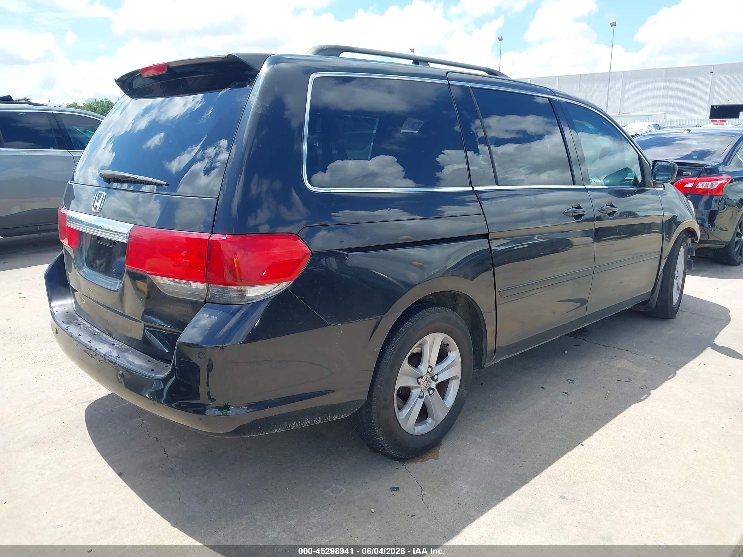 2008 Honda Odyssey Touring Black vin: 5FNRL38908B002198