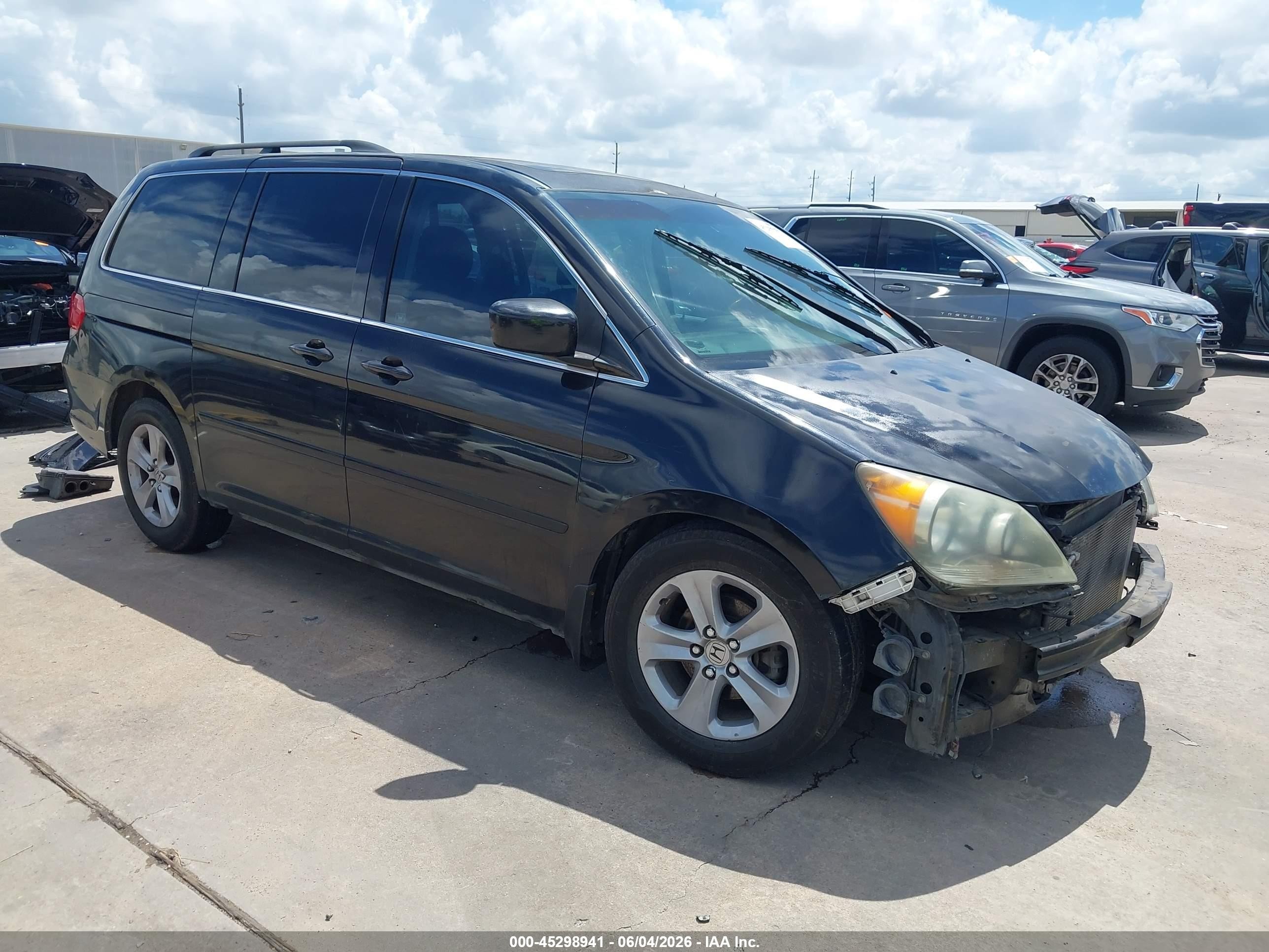 2008 Honda Odyssey Touring Black vin: 5FNRL38908B002198