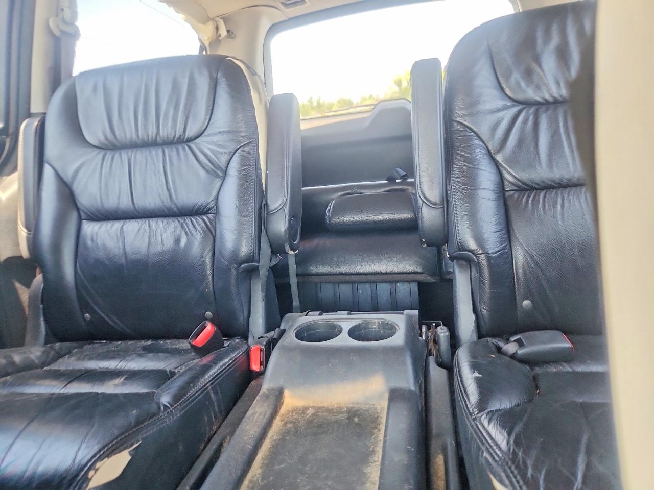 2008 Honda Odyssey Touring Silver vin: 5FNRL38908B061428
