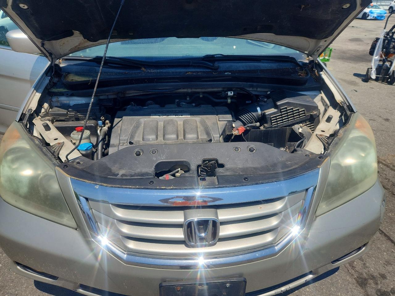 2008 Honda Odyssey Touring Silver vin: 5FNRL38908B061428