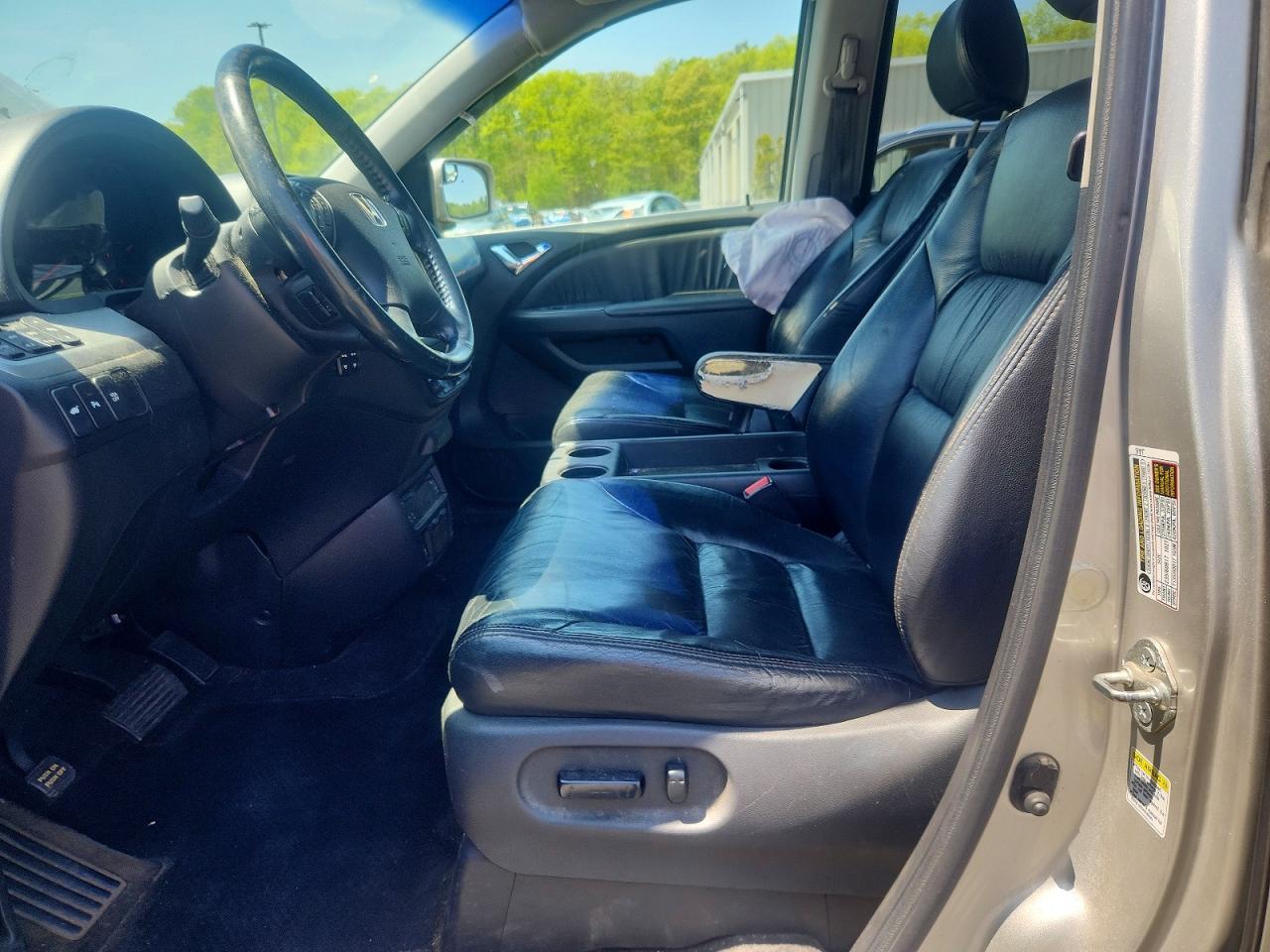 2008 Honda Odyssey Touring Silver vin: 5FNRL38908B061428