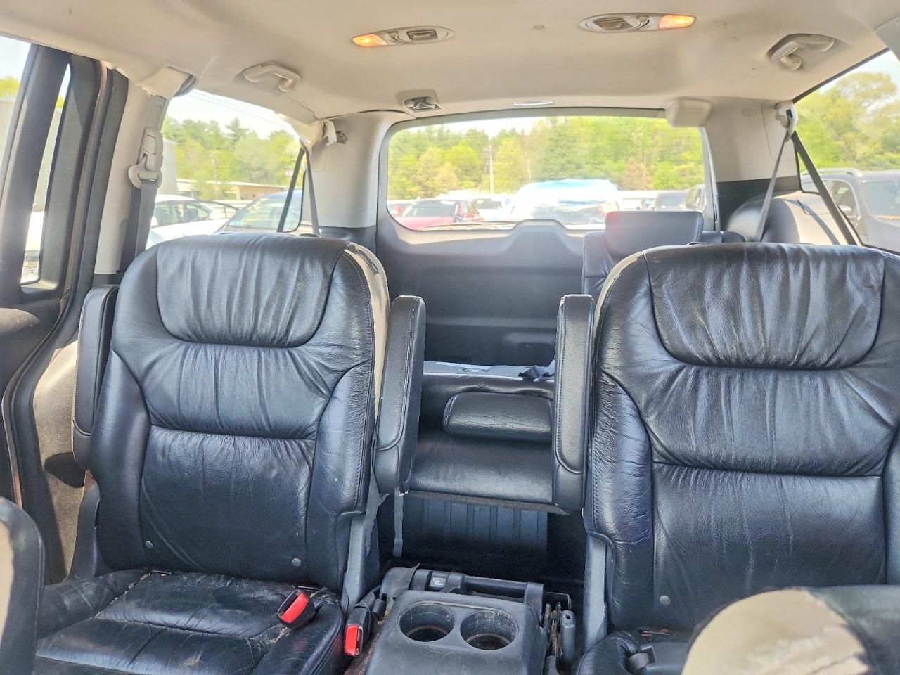 2008 Honda Odyssey Touring Silver vin: 5FNRL38908B061428