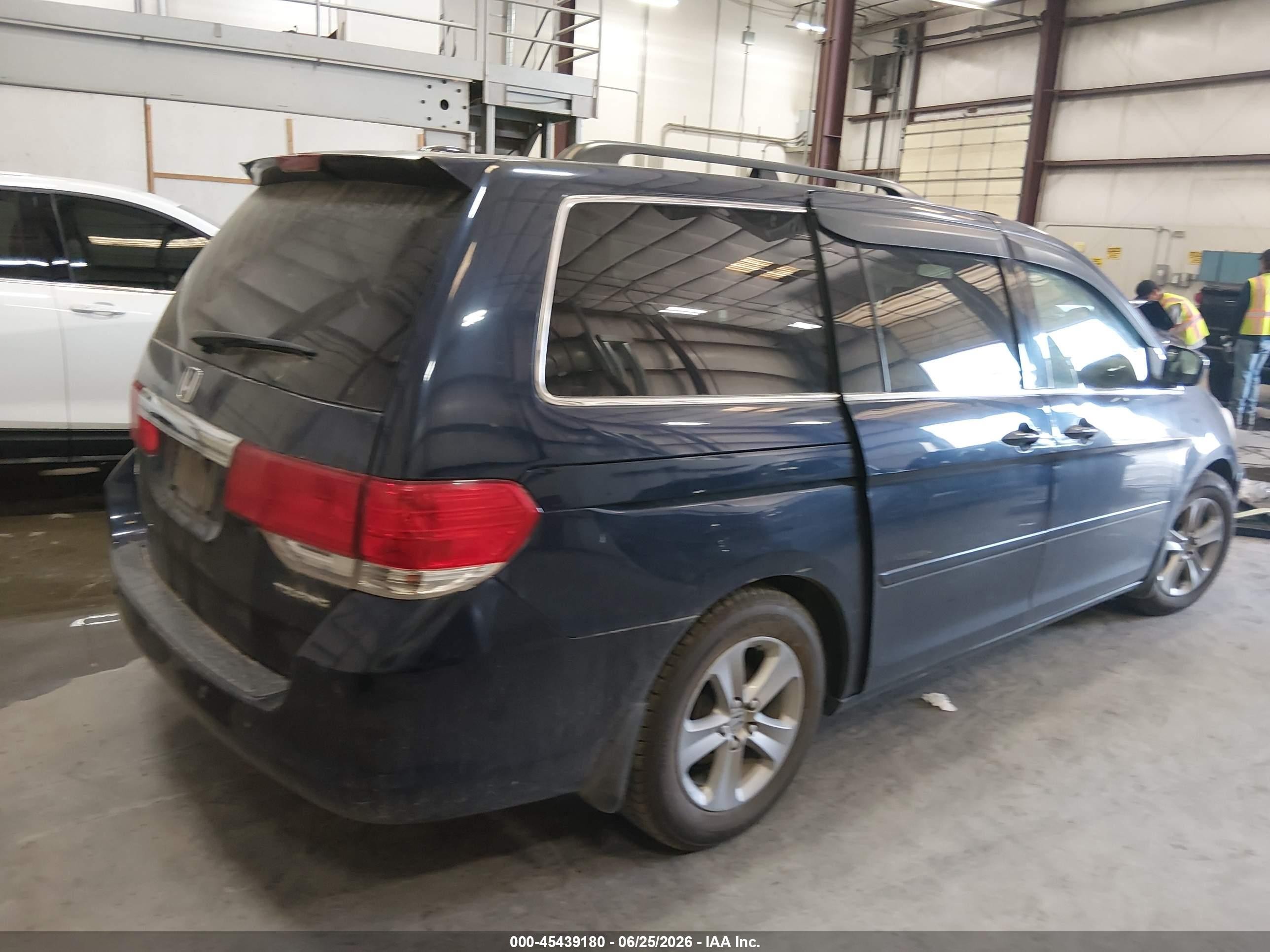 2008 Honda Odyssey Touring Blue vin: 5FNRL38908B073255