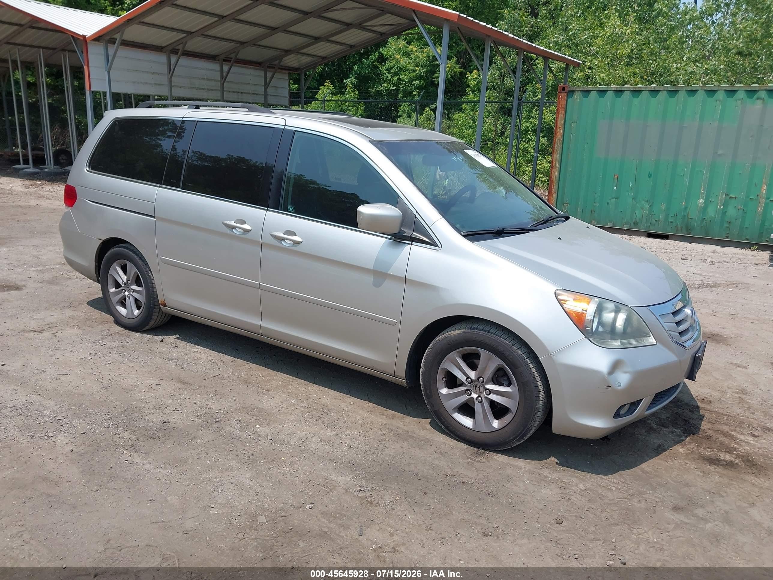 2008 Honda Odyssey Touring Silver vin: 5FNRL38918B018927