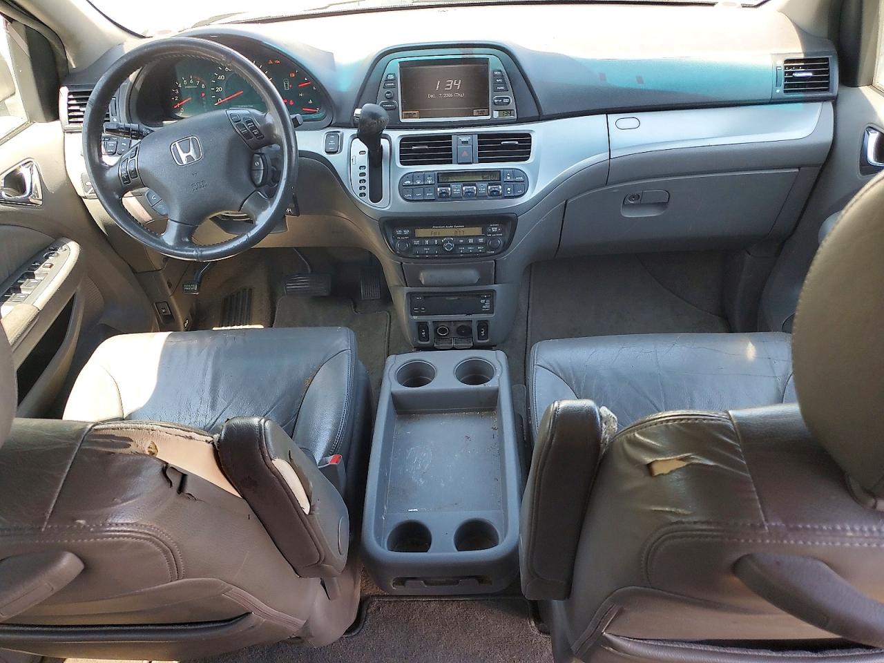 2008 Honda Odyssey Touring Silver vin: 5FNRL38918B029975