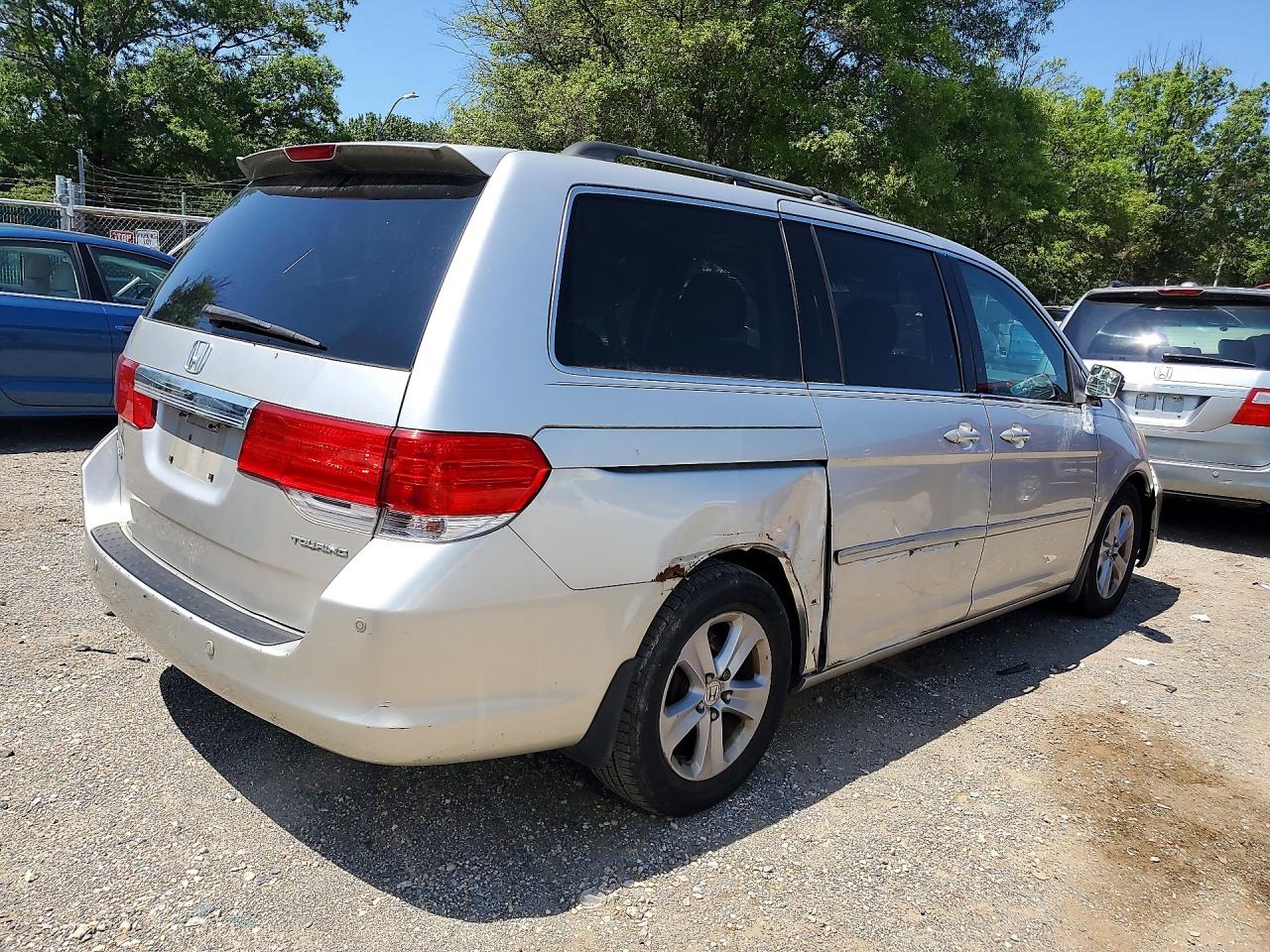 2008 Honda Odyssey Touring Silver vin: 5FNRL38918B029975