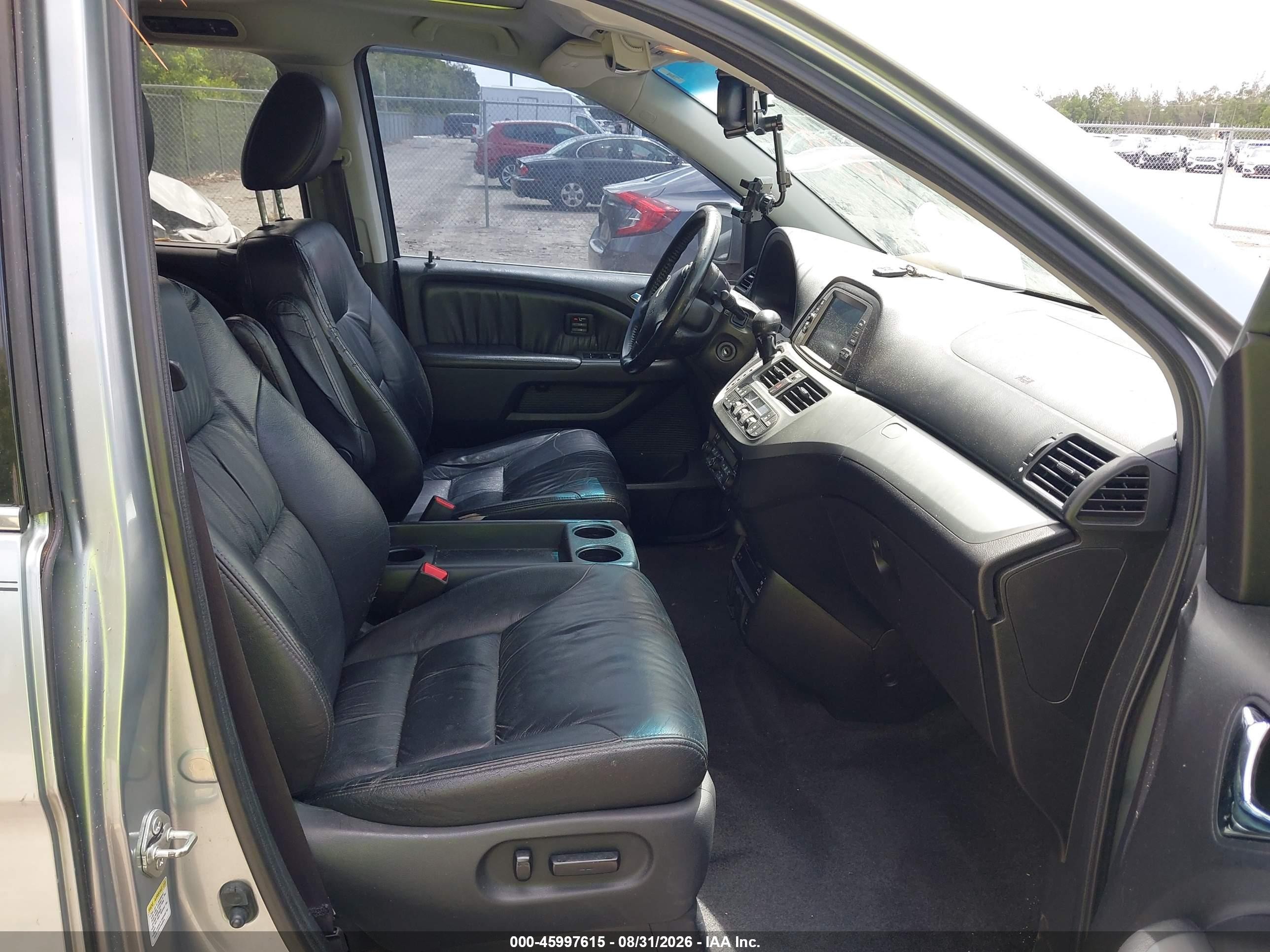 2008 Honda Odyssey Touring Gray vin: 5FNRL38928B049023