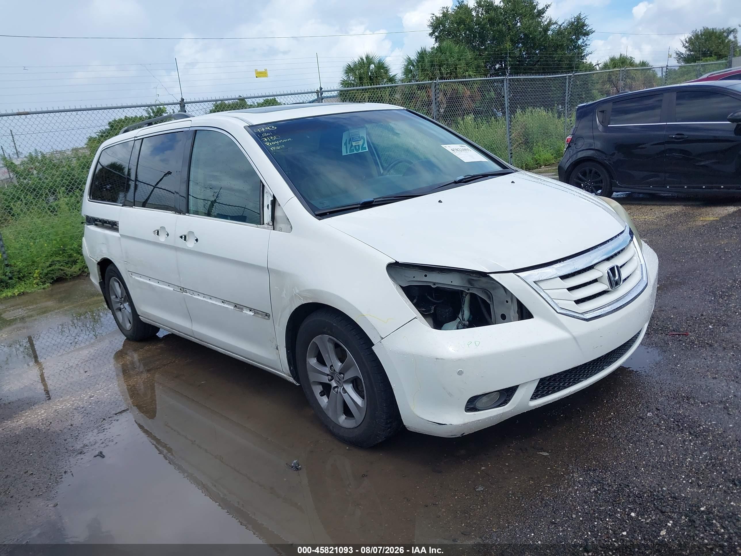 2008 Honda Odyssey Touring White vin: 5FNRL38938B061360
