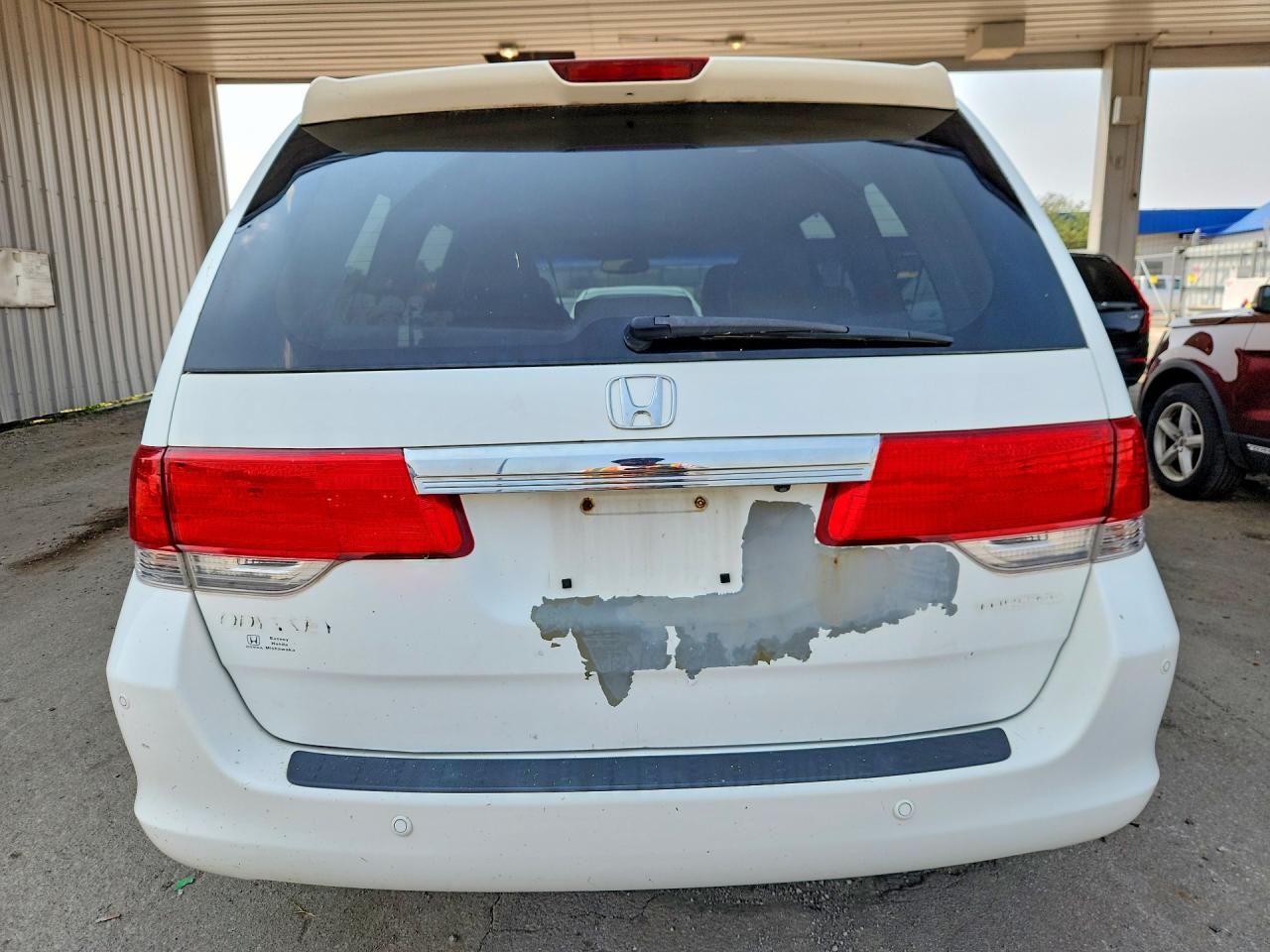 2008 Honda Odyssey Touring White vin: 5FNRL38938B088199