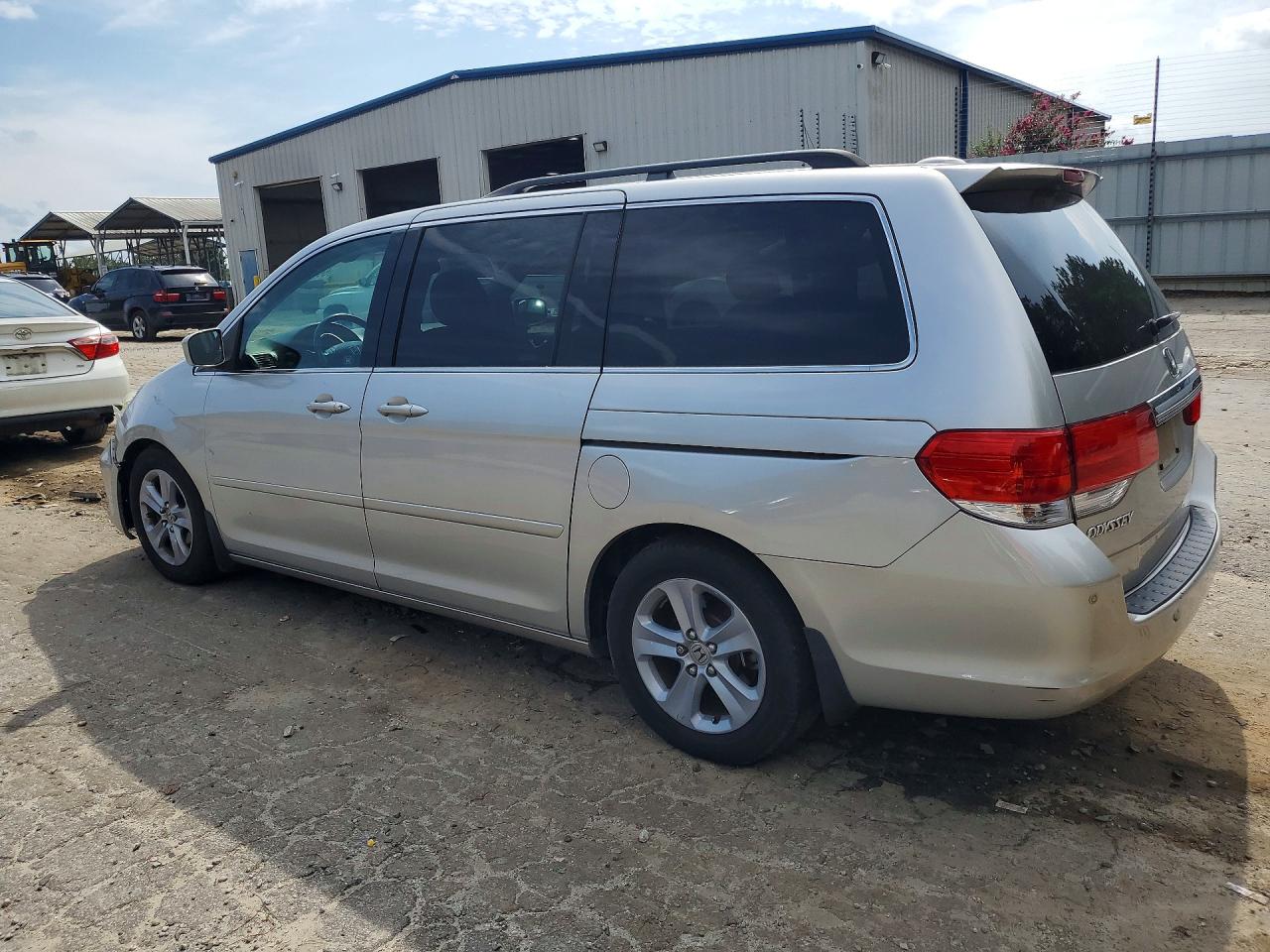 2009 Honda Odyssey Touring Silver vin: 5FNRL38939B029459