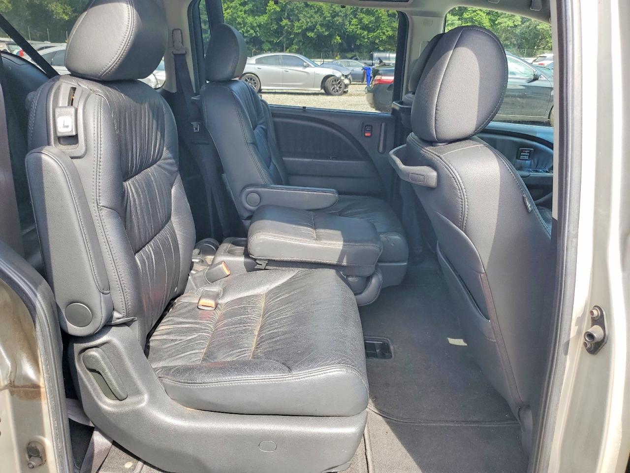 2009 Honda Odyssey Touring Silver vin: 5FNRL38939B029459