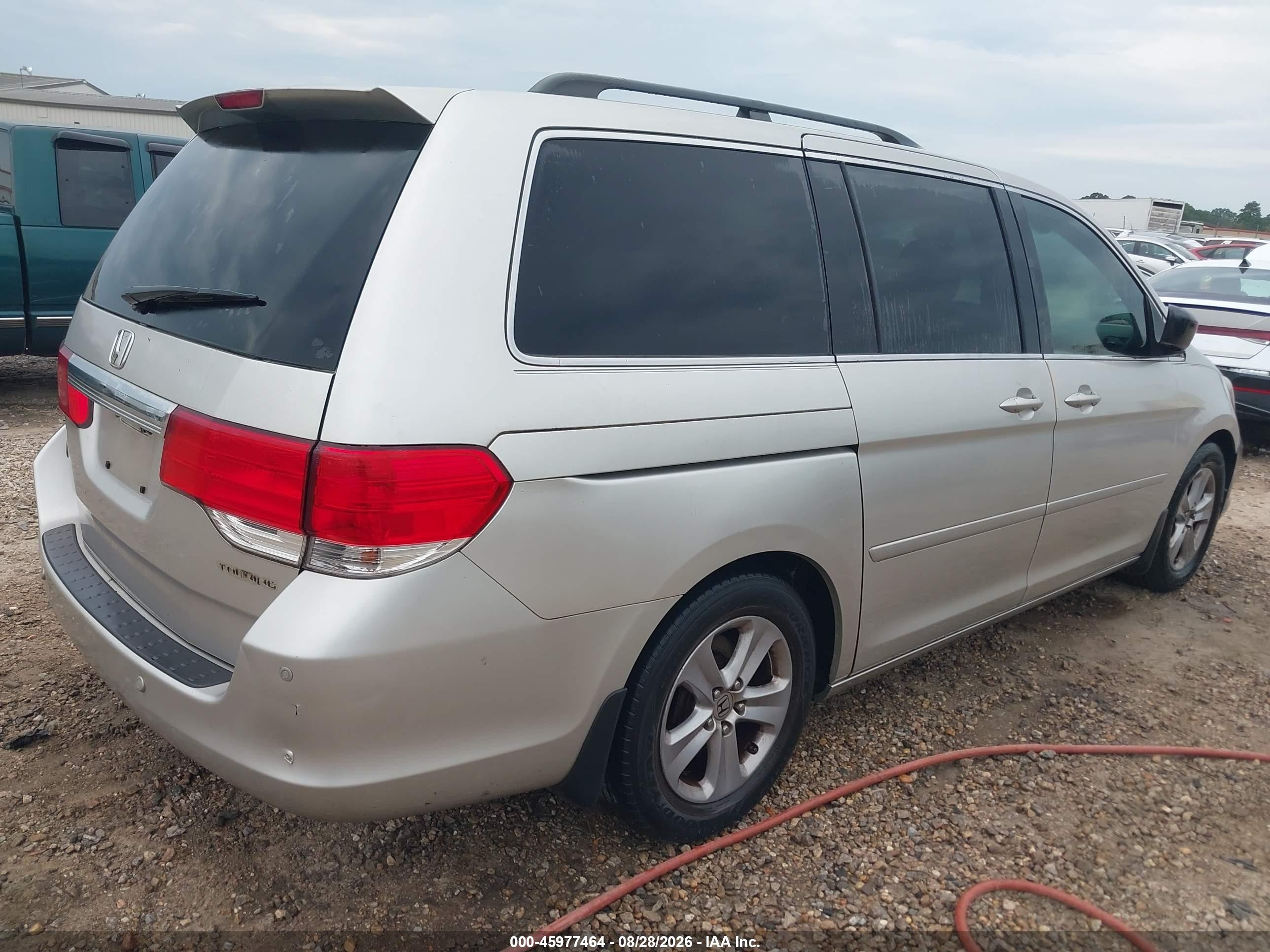 2008 Honda Odyssey Touring Silver vin: 5FNRL38948B016847