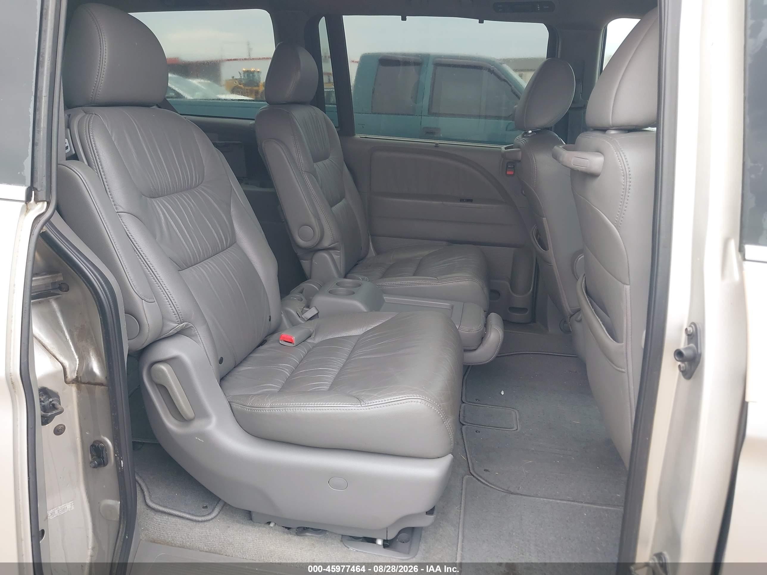 2008 Honda Odyssey Touring Silver vin: 5FNRL38948B016847