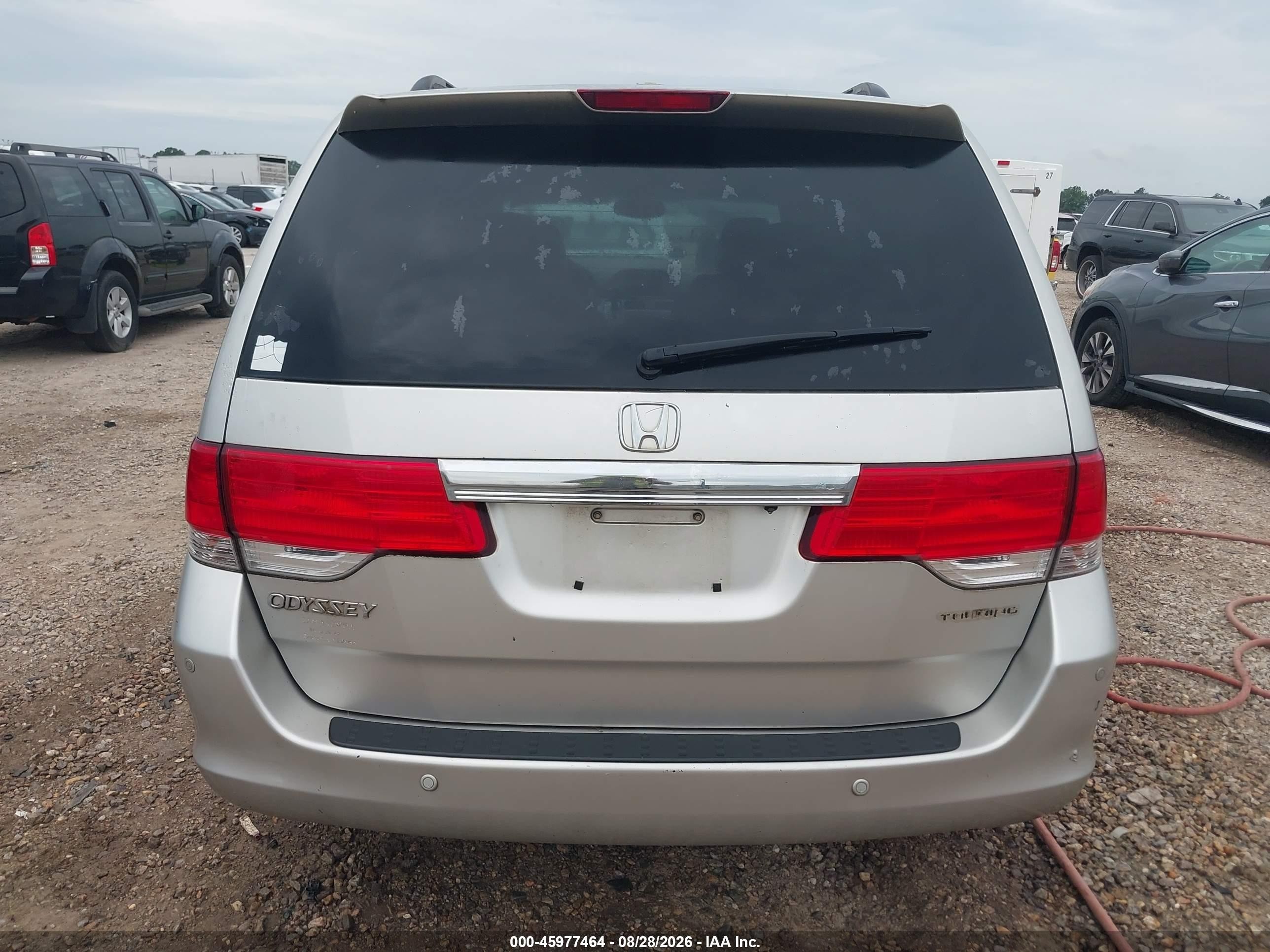 2008 Honda Odyssey Touring Silver vin: 5FNRL38948B016847