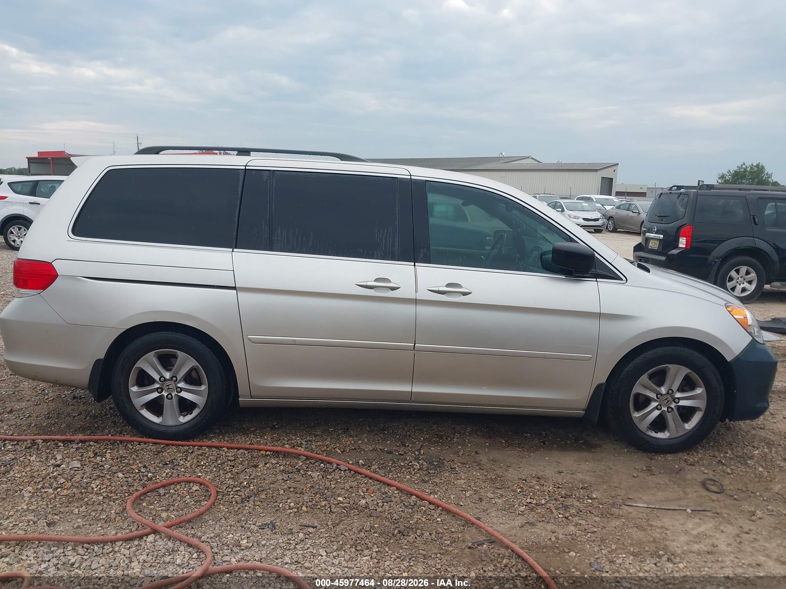2008 Honda Odyssey Touring Silver vin: 5FNRL38948B016847