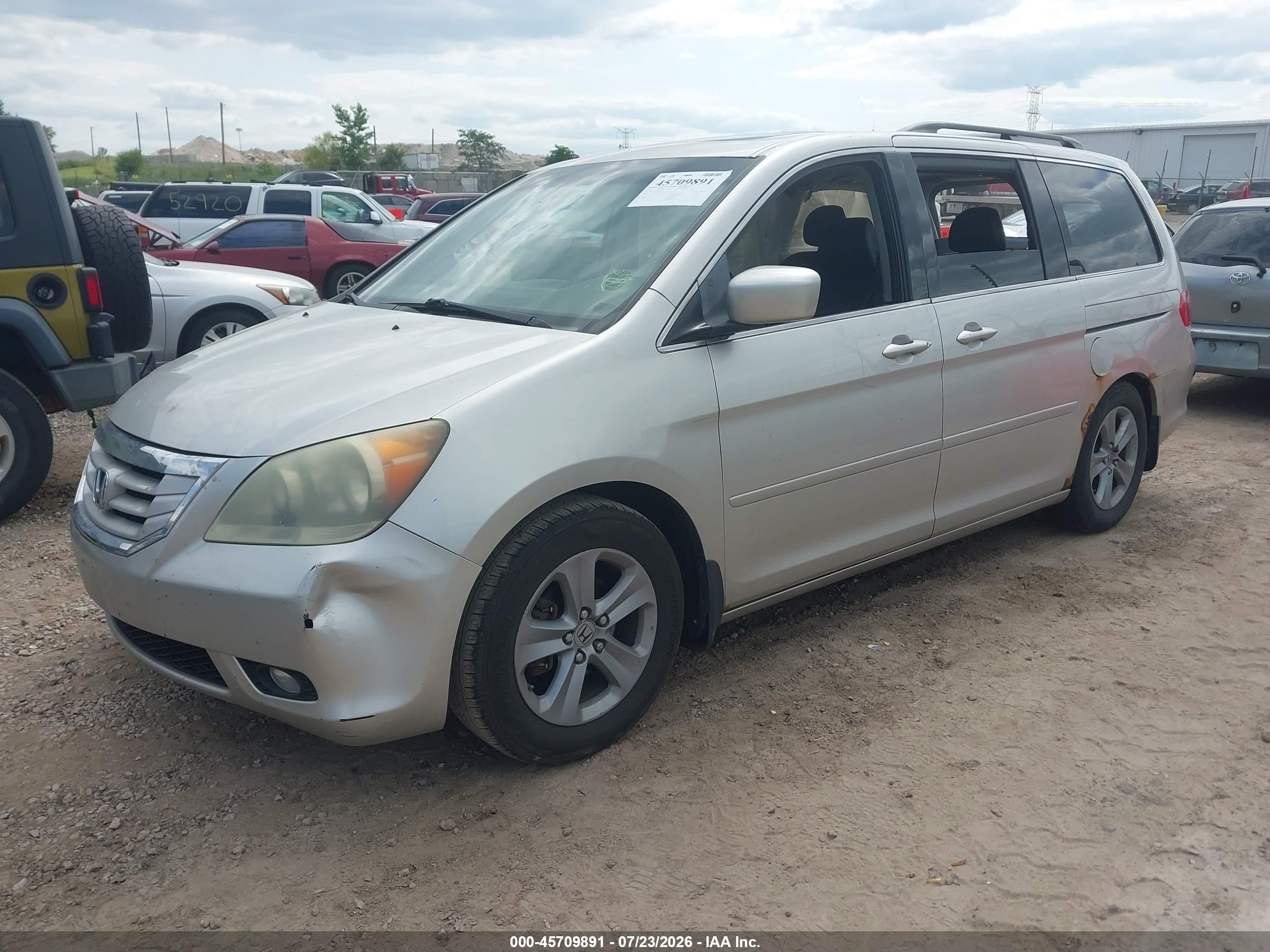 2008 Honda Odyssey Touring Silver vin: 5FNRL38948B052666
