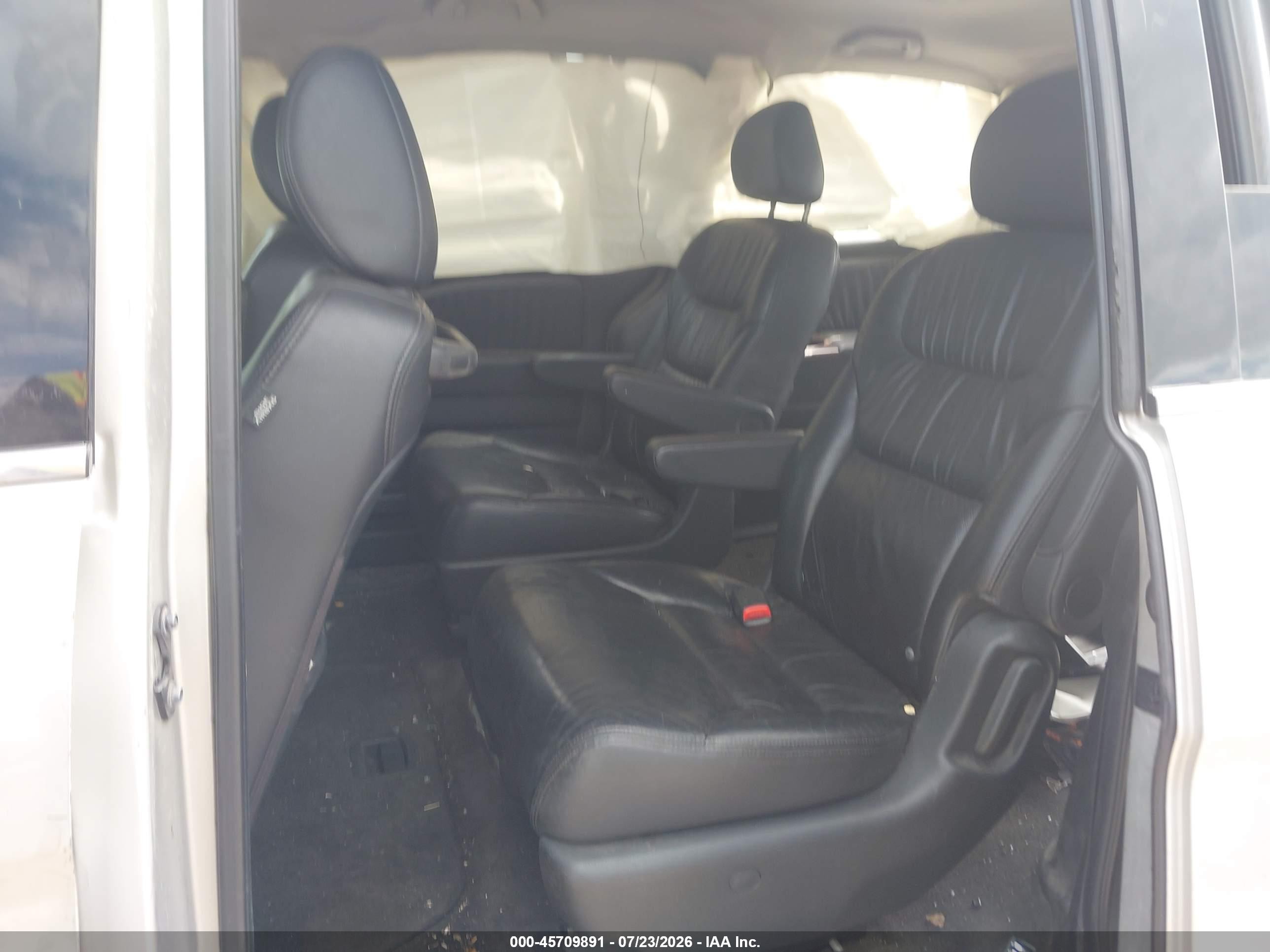 2008 Honda Odyssey Touring Silver vin: 5FNRL38948B052666