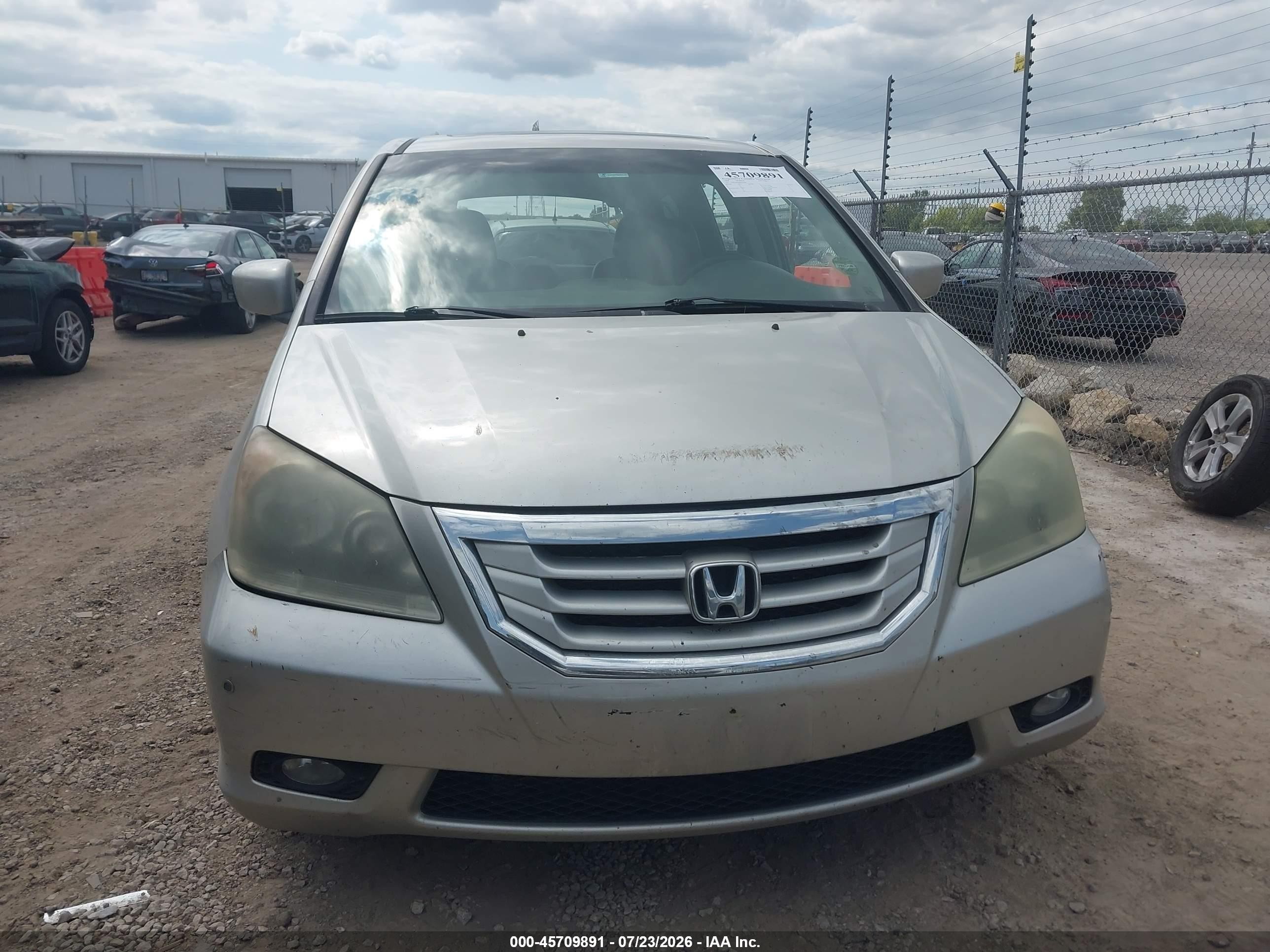 2008 Honda Odyssey Touring Silver vin: 5FNRL38948B052666