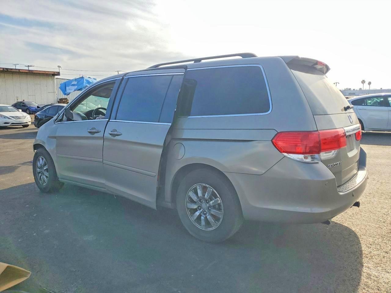 2009 Honda Odyssey Touring Beige vin: 5FNRL38949B034752